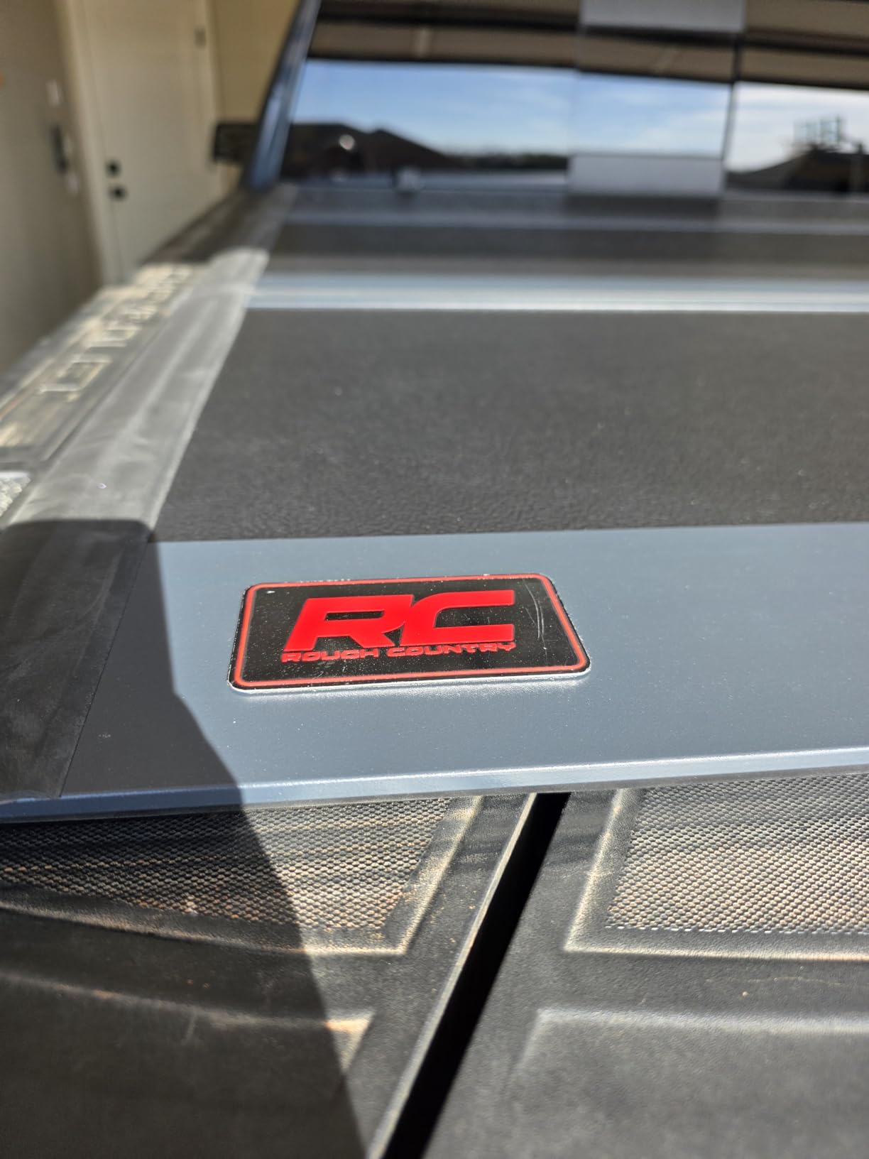 Rough Country Hard Low Profile Tri-Fold Tonneau Cover for Chevy Silverado & GMC Sierra 1500 (2019–2026) – Flush Mount Aluminum Bed Cover, Fits 5'10 Short Bed customer photo 1