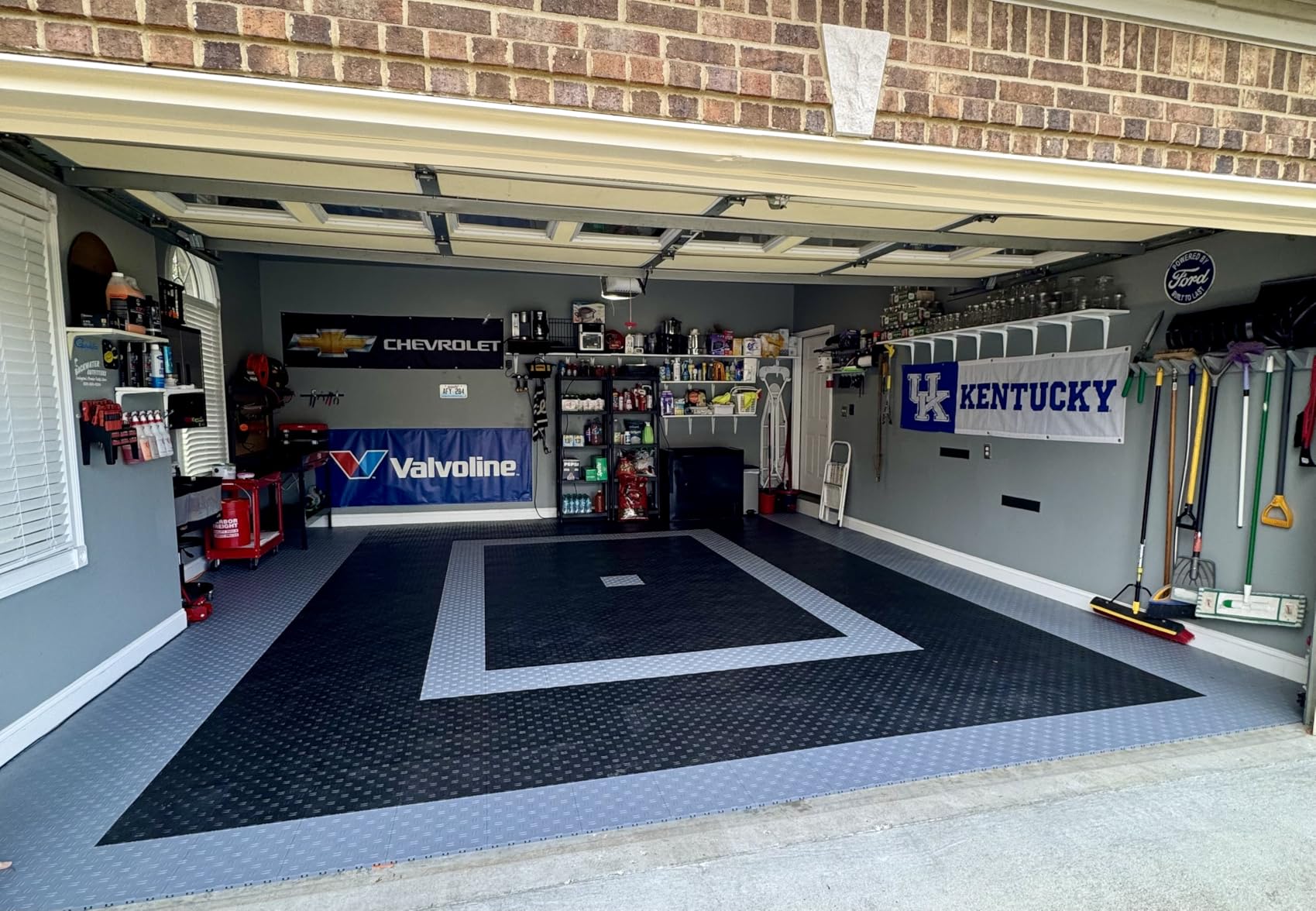 VEVOR Garage Floor Tiles 12 x 12 x 0.53 inch, Interlocking Design Ease of Installation Double-Sided Texture Non-Slip Sturdiness, for Garages, Basements, Repair Shops, Black, 25 Pack customer photo 2