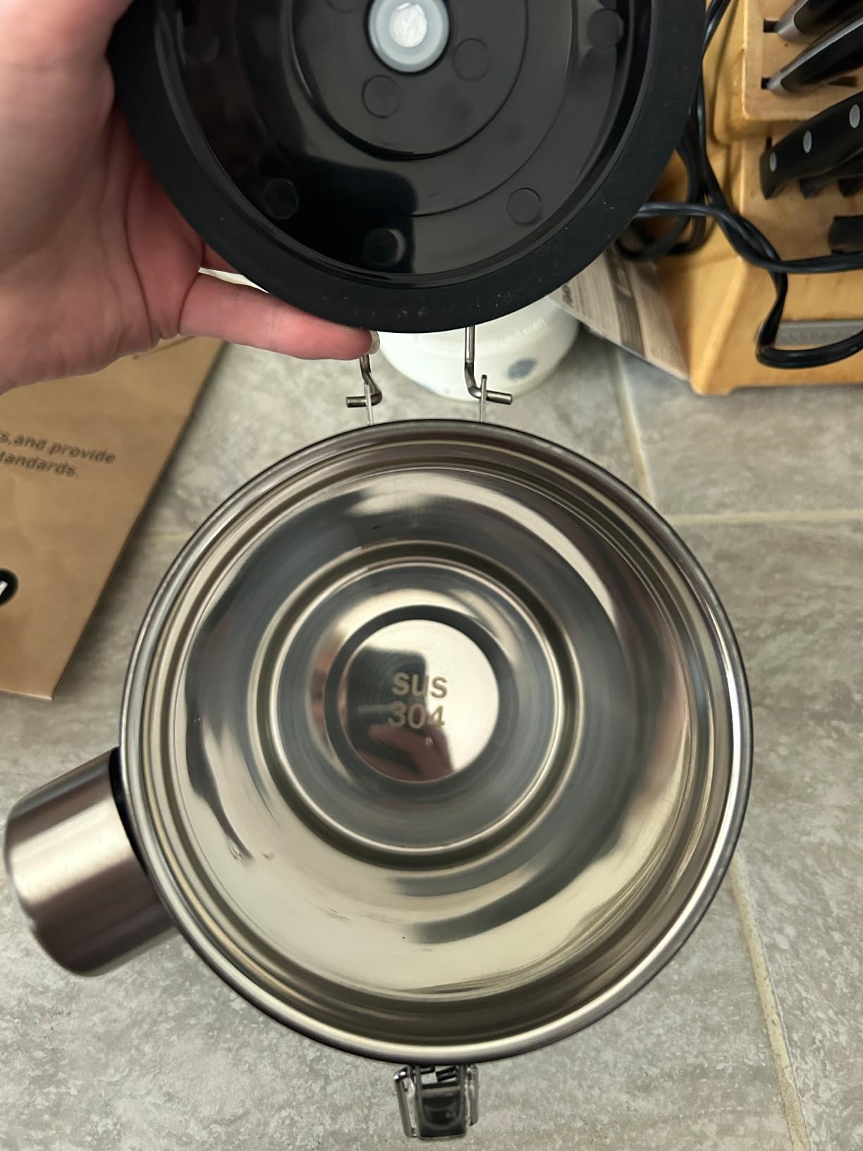 Ohtomber 22oz Stainless Steel Airtight Coffee Canister with Date Tracker customer photo 2
