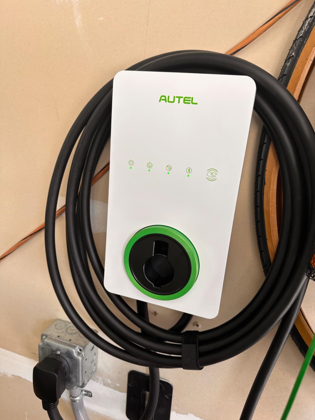 Autel 40A Level 2 EV Charger, 240V NEMA 14-50 J1772, WiFi, 25ft Cable customer photo 2