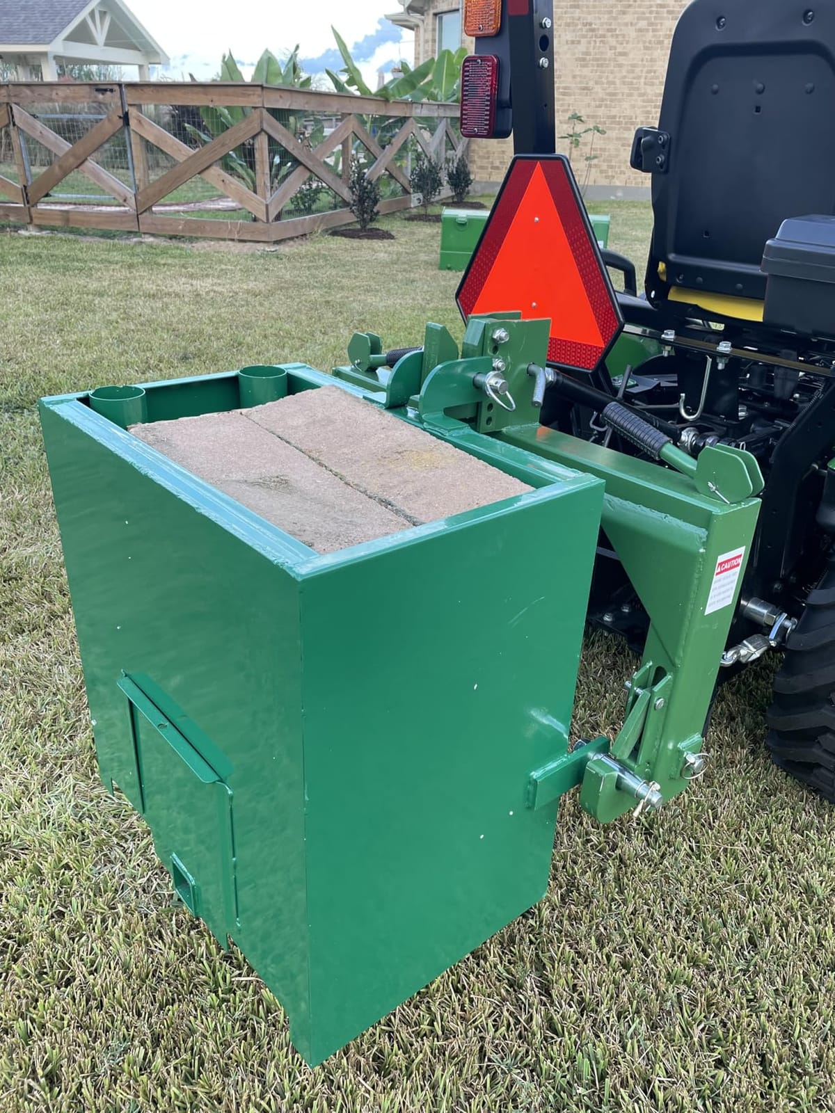 Ballast Box 3 Point Tractor, 800lbs Capacity Ballast Box 3 Point Category 1, Tractor Ballast Box for 2'' Hitch Receiver, Green customer photo 2