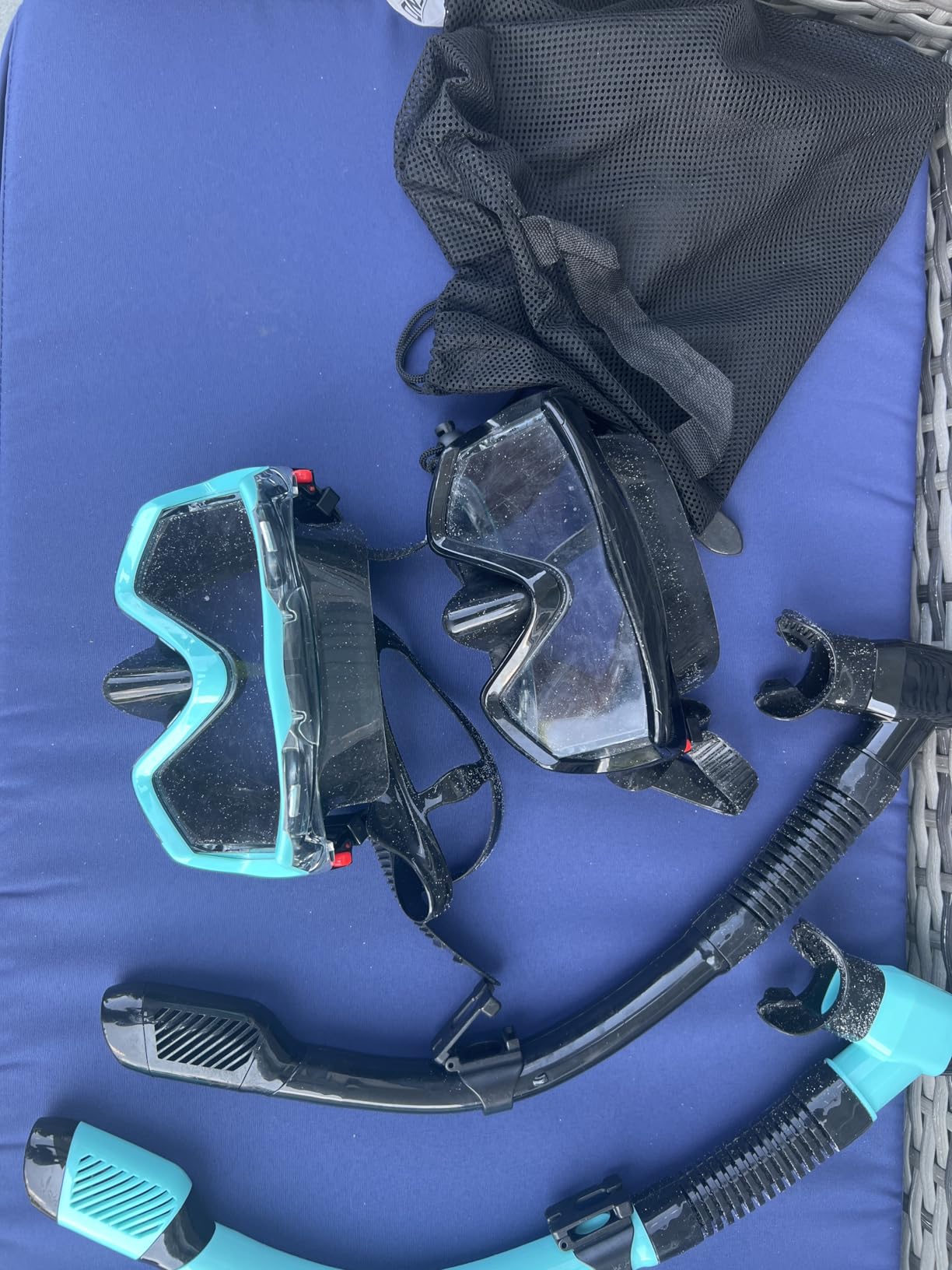 Aegend Snorkeling Gear for Adult Kid - Anti-Fog Mask with Top Dry Valve customer photo 2