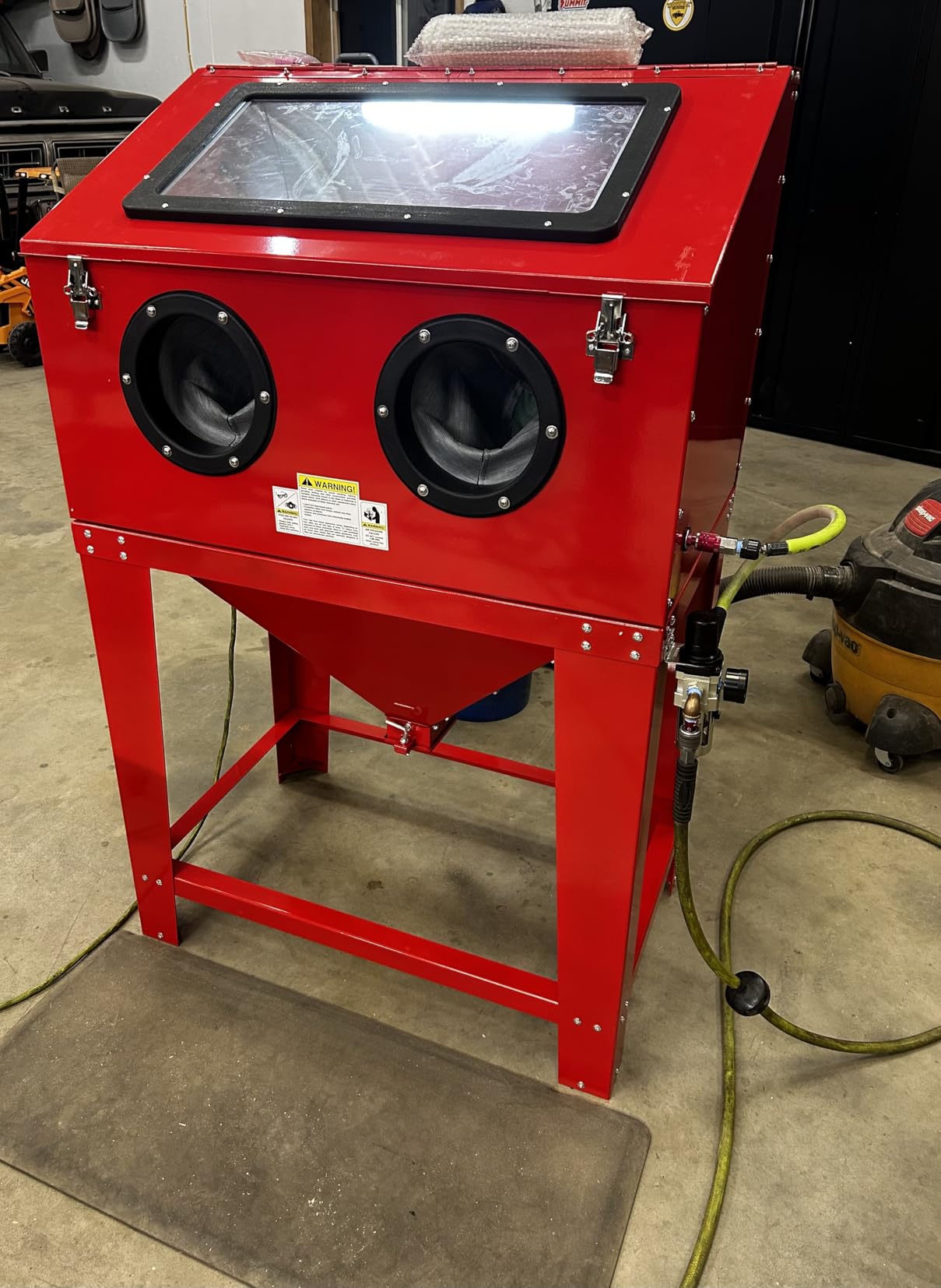 90 Gallon Sandblasting Cabinet,Red customer photo 2