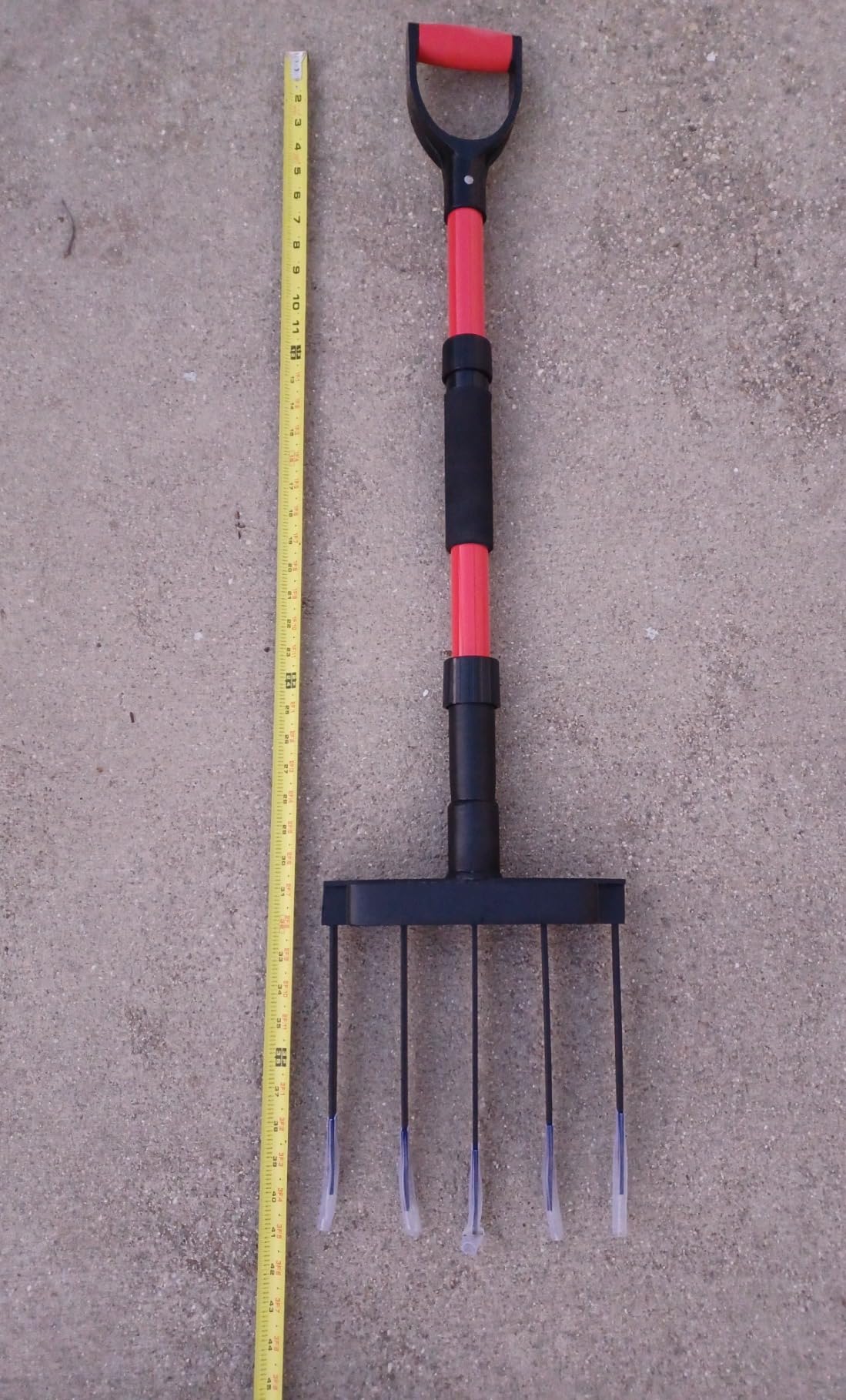 Pitch Fork for Garden, 5-Tine Heavy Duty Pitchfork for Loosening Soil, 41 Inch Gardening Fork for Digging, Composting, Spading, Cultivating Soil, Metal Fork Head with Fiberglass Handle, D-Grip customer photo 1