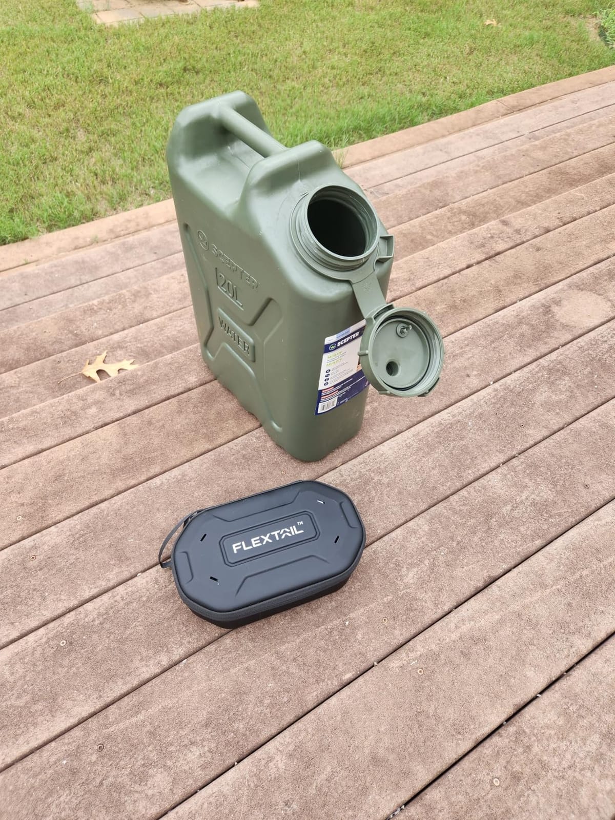 FLEXTAILGEAR MAX Shower Portable Shower for Camping, Rechargeable Outdoor Camping Shower, Portable Shower Pump with USB-C,Shower Pump for Hiking, Car wash, Pet Cleaning, Beach Vacations customer photo 1