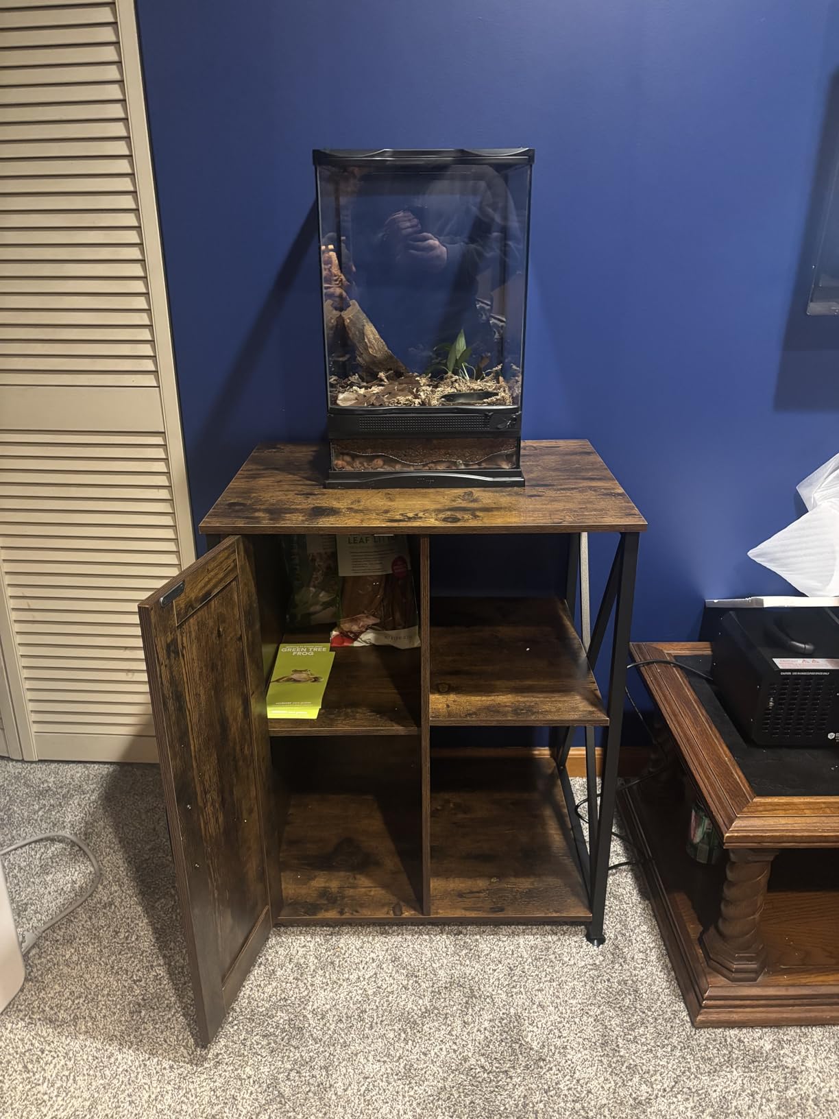 Herture 120 Gallon Reptile Tank Stand, 4x2x2 Reptile Enclosure Stand, with Storage Cabinet and Power Outlet, for Bearded Dragons, Snakes, Lizard Terrarium Black PG08XYB customer photo 2