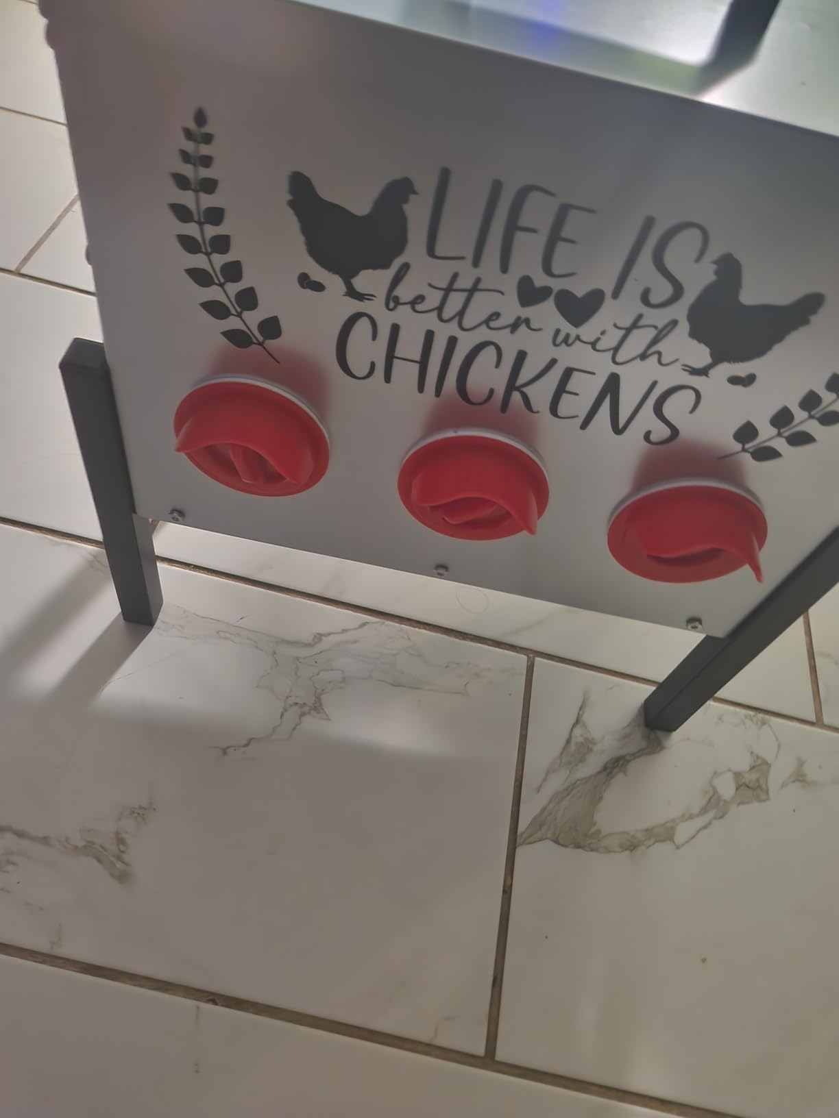 Tgeyd 30 lb Chicken Feeder with 6 No-Waste Ports – Heavy-Duty Outdoor Metal Feeder with Adjustable Height, Locking Lid & Riveted Handles – Rustproof Feed Box for Poultry & Backyard Chickens customer photo 2