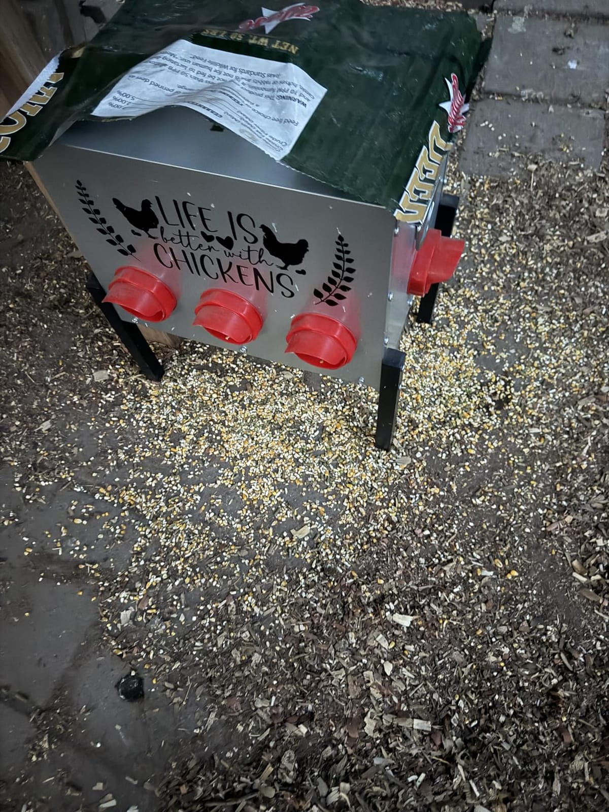TGEYD 50LB Large Automatic Chicken Feeder – 8 Feeding Ports, No-Waste Poultry Feeder, with Adjustable Legs & Locking Lid customer photo 2
