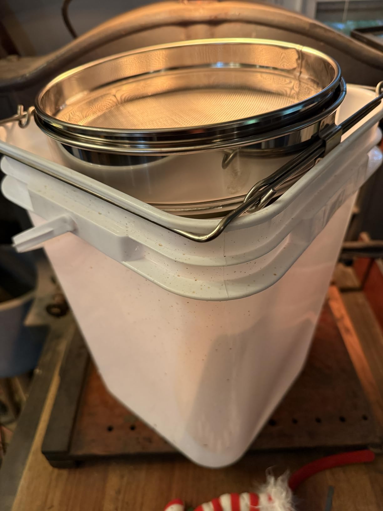 Threehoney 5 Gallon Plastic Honey Bucket with Spigot White customer photo 1