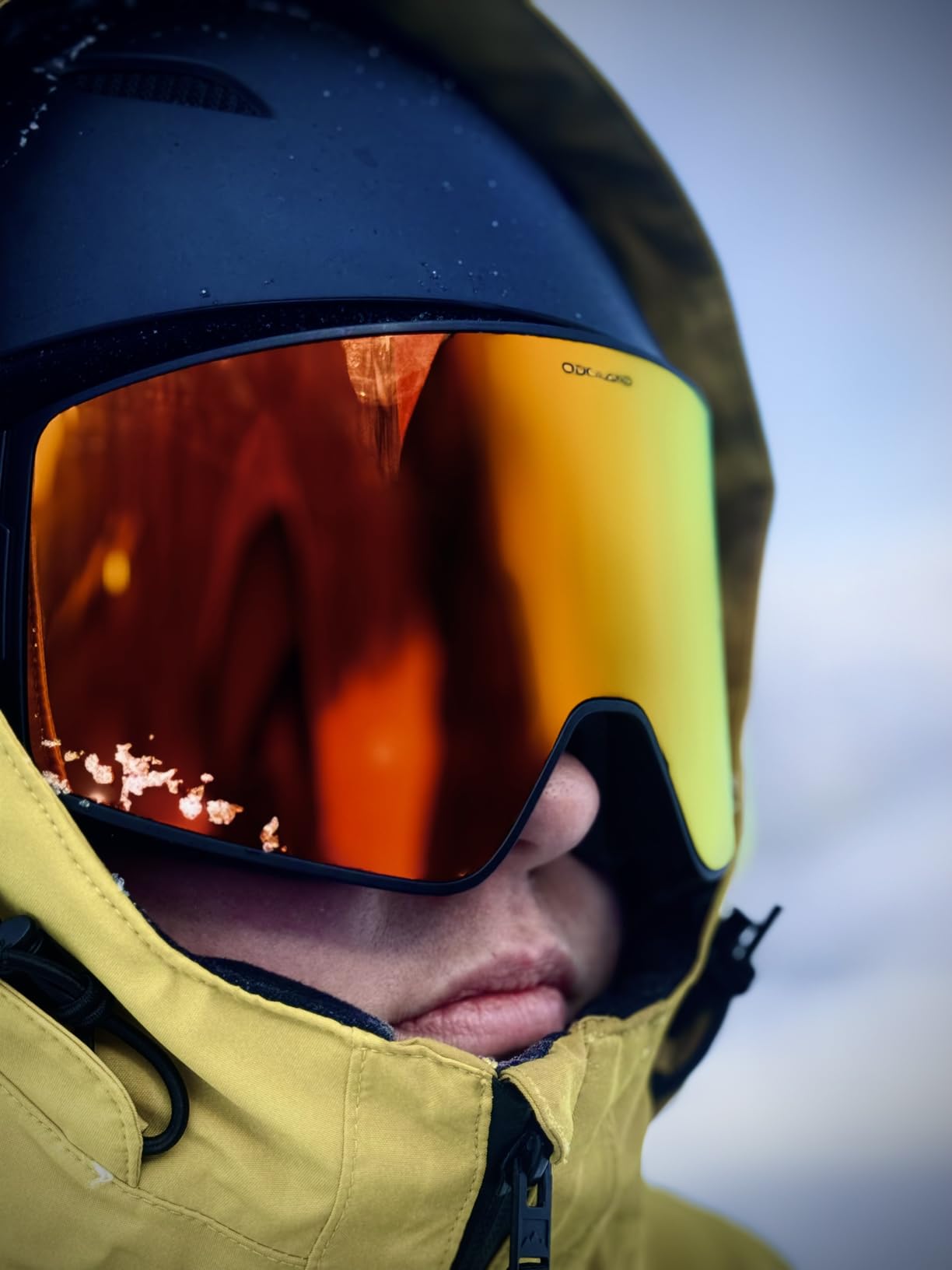 Odoland Anti-Fog Photochromic Ski Goggles with Pattern Strap customer photo 1