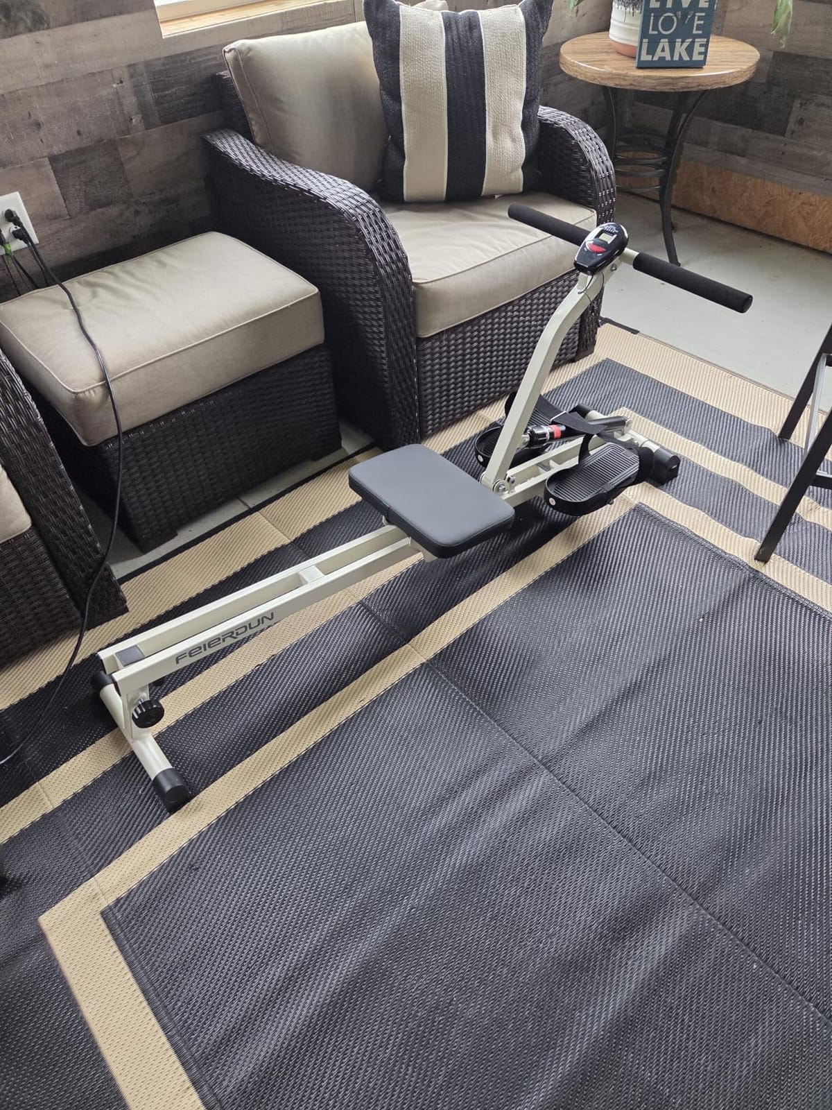 FEIERDUN Hydraulic Rowing Machine for Home, Compact Adjustable Rower with 12 Resistance Levels, 300LBS Weight Capacity, Full Body Workout Equipment customer photo 2