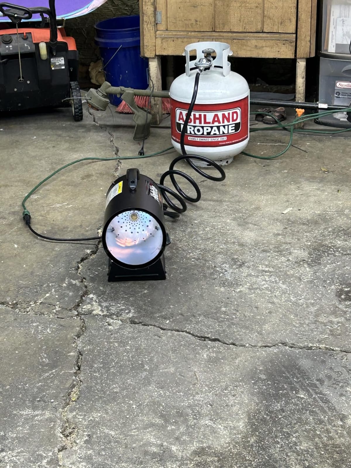 125,000 BTU Forced Air Propane Heater, Portable Torpedo Heater for Jobsite, Garage, and Construction Sites, 10 ft Hose with Regulator Included, CSA Certified customer photo 2