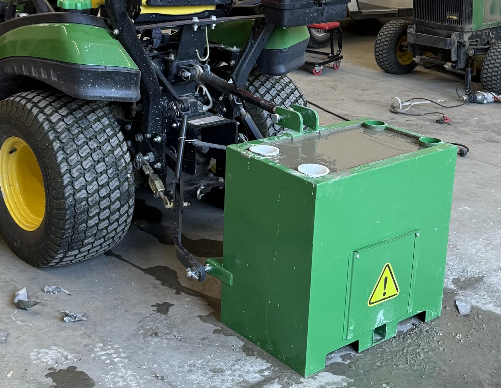 GAOMON 3 Point Ballast Box, 800 LBS Capacity, Standard 2 in Hitch Receiver, Fits Category 1 Tractor Attachment, with 5cu.ft Volume, Heavy Duty Steel customer photo 2