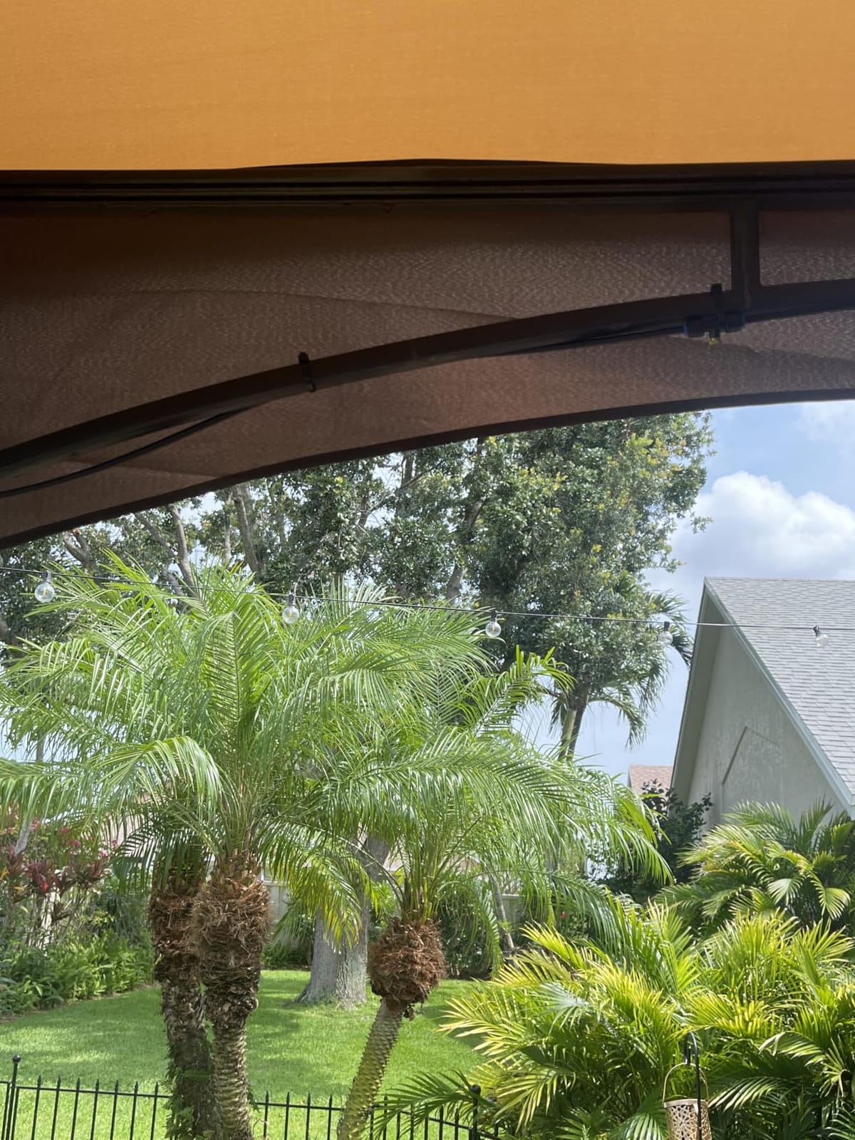 Mellbree Misters for Outside Patio 100FT/30M, Pre-Assembled Misting Cooling System with 30 Brass Nozzles & 3/4