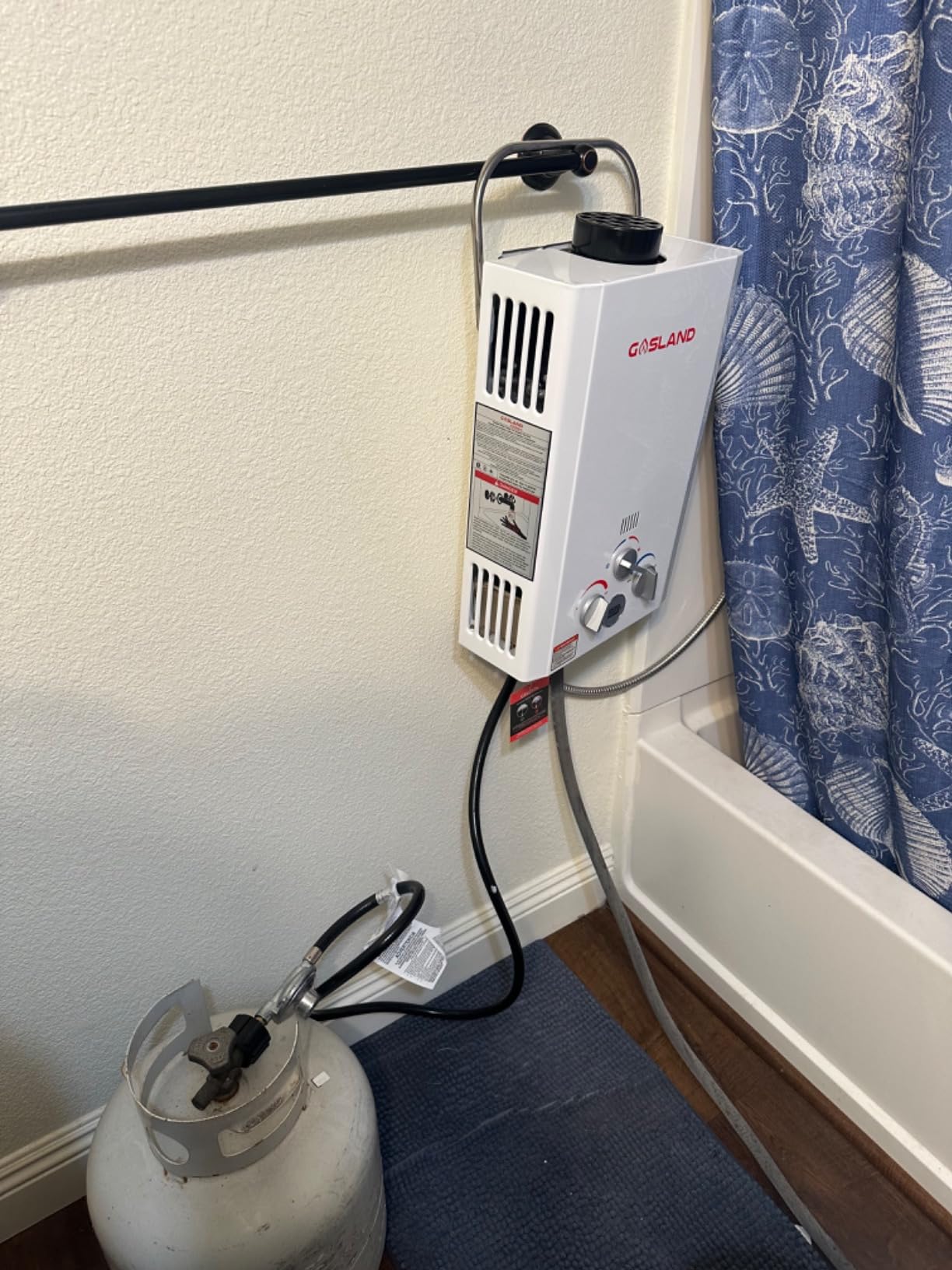 GASLAND Goshower Portable Tankless Water Heater with Pump | 10L 2.64GPM customer photo 1