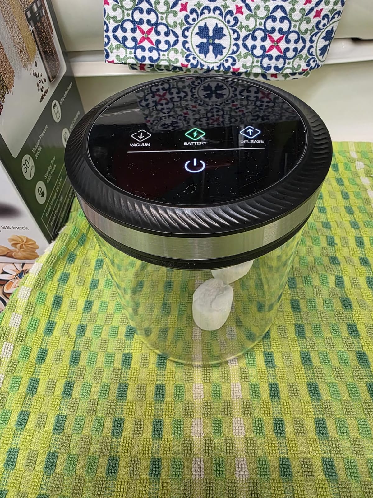 GVODE Airtight Vacuum Coffee Canister 1.6L with Time Display customer photo 2