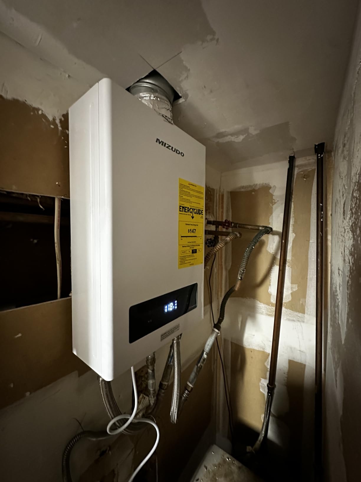 MIZUDO Propane Gas Tankless Water Heater, 199,000 BTU, Indoor customer photo 1