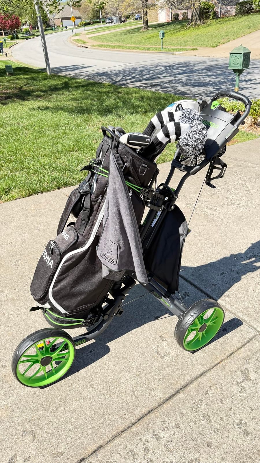 EASEGO Golf Push Cart 3 Wheel : Golf Bag Cart Foldable with Phone Holder/Cup/Umbrella Holder Compact Golf Pull Carts Quick Fold Golf Caddy Push Carts for Different Terrain customer photo 2