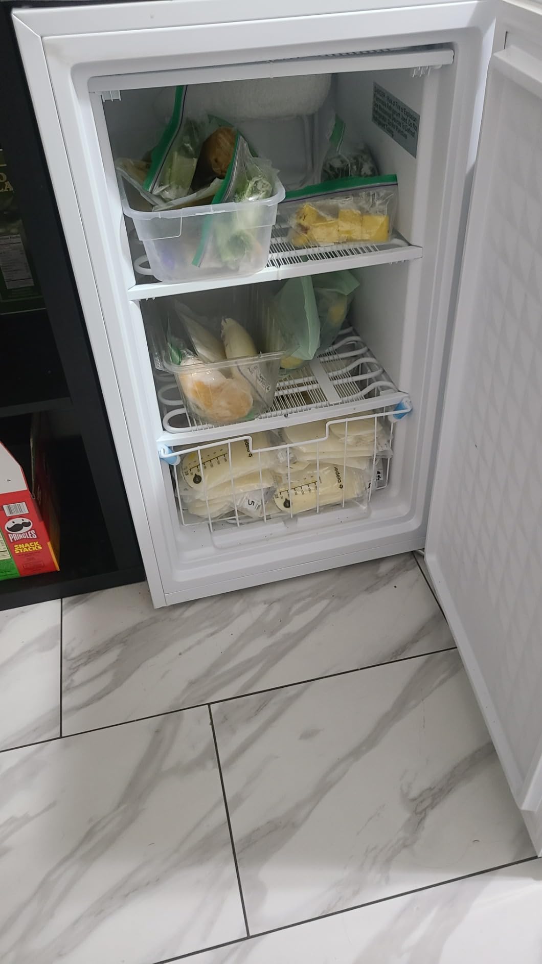 Midea 7.1 Cu.ft Upright Freezer, Fridge Freezer Convertible, Black customer photo 2