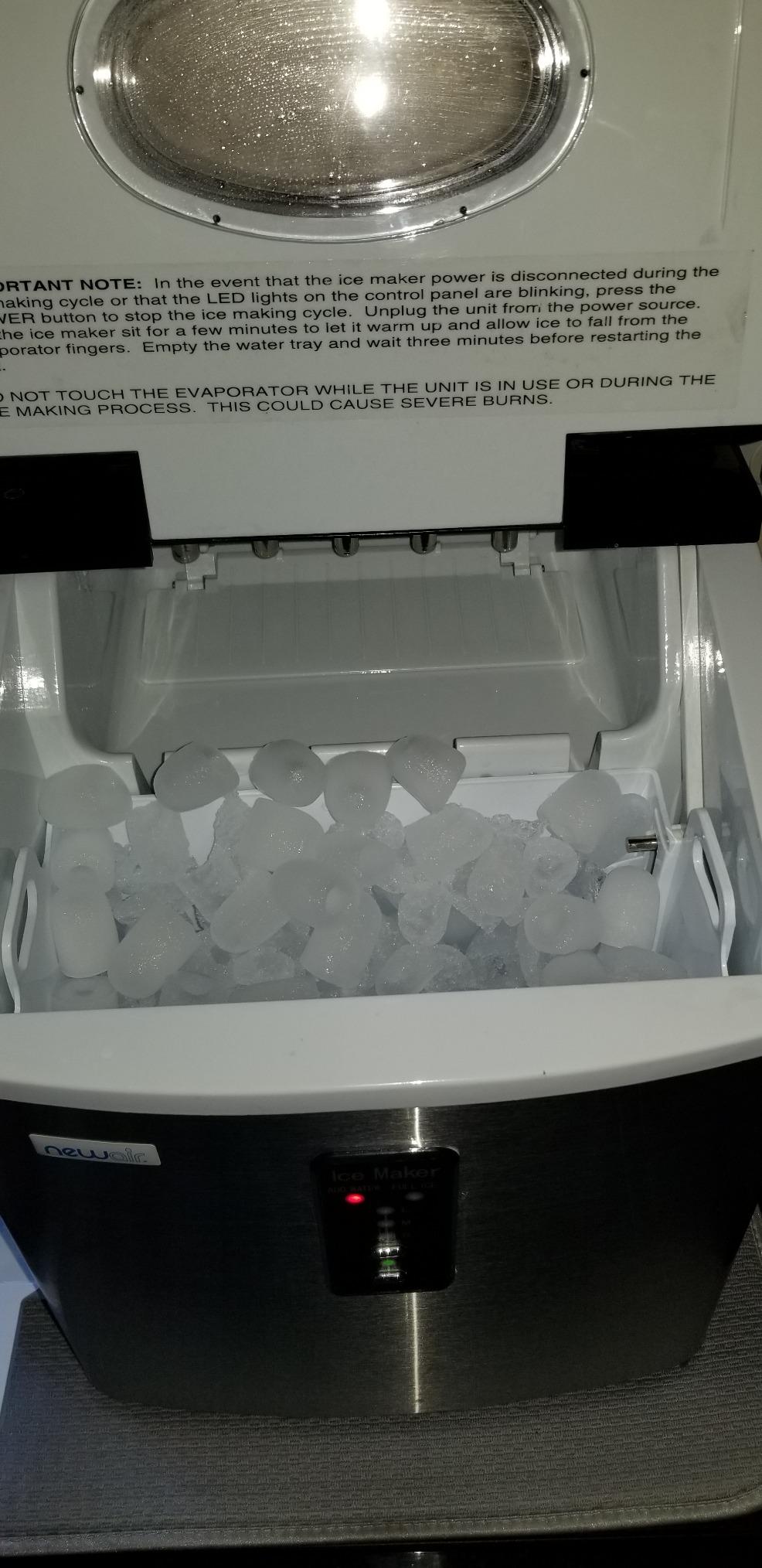 NewAir 28 lb. Countertop Ice Maker | Portable Bullet Ice Machine | Fresh Ice in 10 Minutes, 3 Ice Sizes | Compact Stainless Steel with Scoop & Basket customer photo 1