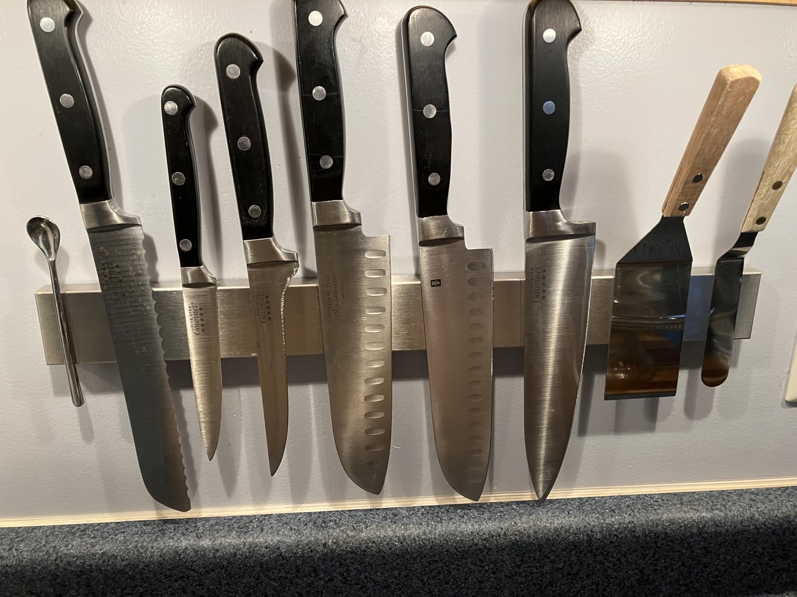 Modern Innovations 16 Inch Stainless Steel Magnetic Knife Bar with Multi-Purpose Functionality as a Knife Holder, Knife Strip, Magnetic Tool Organizer, Art Supply Organizer & Home Organizer customer photo 1