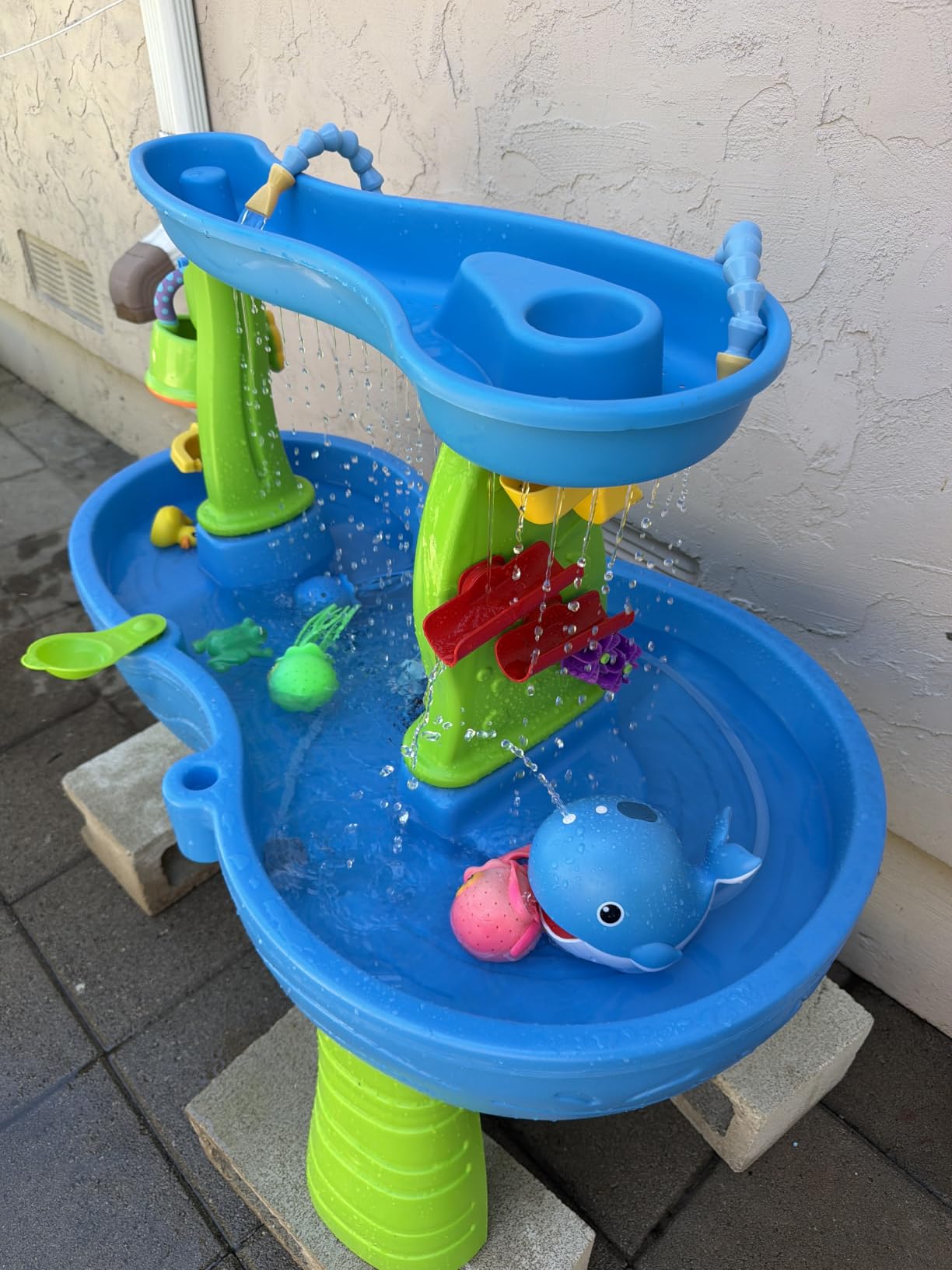 Step2 Rain Showers Splash Pond Toddler Water Table, Outdoor Kids Water Sensory Table, Ages 18+ Months, 13 Piece Water Toy Accessories, Blue & Green customer photo 1