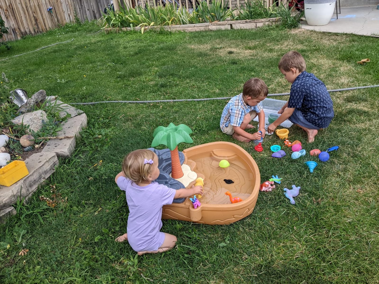 Step2 Dino Dig Sand and WaterTable, Kids Activity Sensory Playset, Summer Outdoor Toys, 7 Piece Water Toy Accessories, For Toddlers 2-5 Years Old customer photo 1