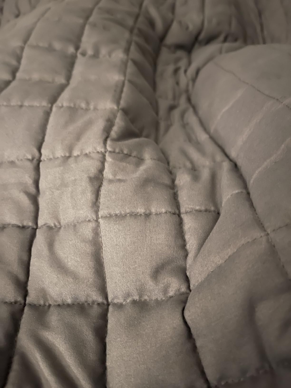 YnM 15lbs Weighted Blanket for Adults, Breathable Heavy Bed Throw Blanket with Cooling Glass Beads for All Season Use, Ideal for One Person of 140lbs (60x80 Inches, Queen Bed, Dark Grey) customer photo 2