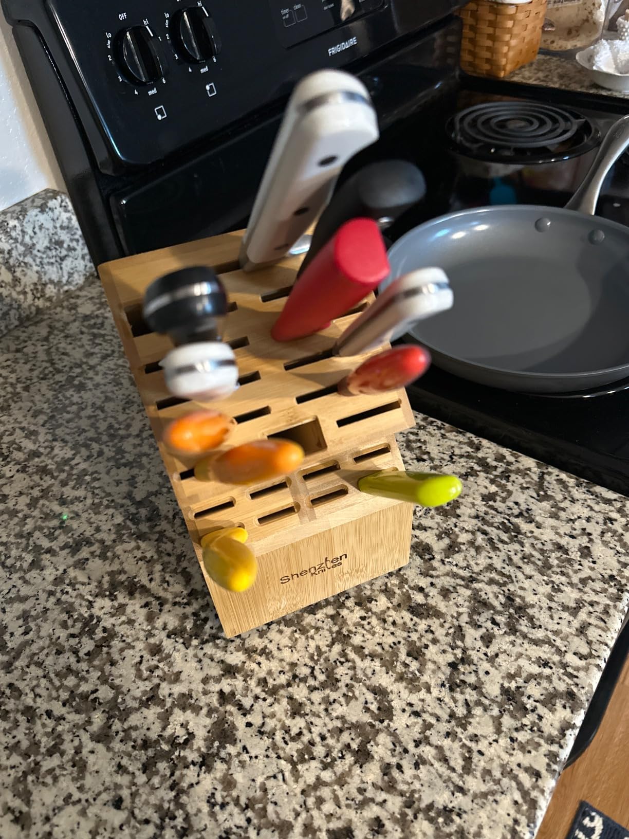 Shenzhen Knives 20 Slot Bamboo Countertop Knife Block – X-Large customer photo 2