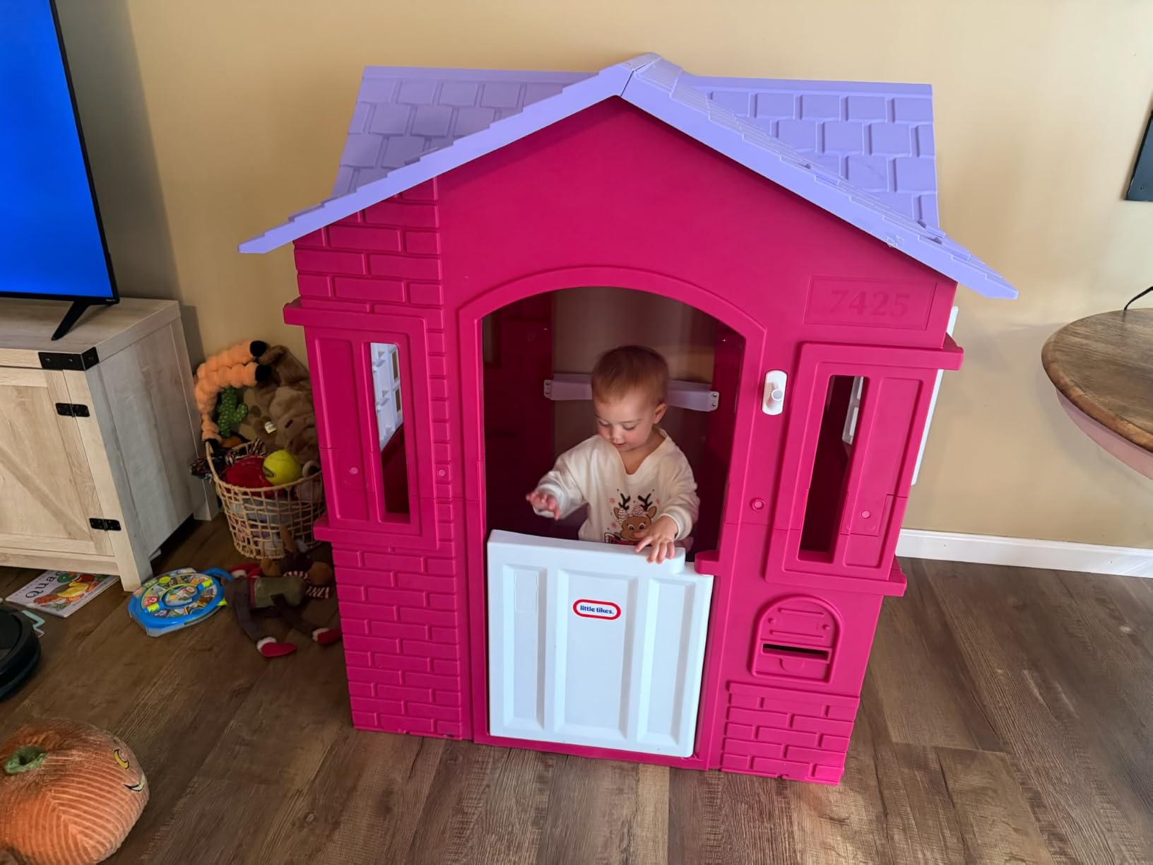 Little Tikes Cape Cottage Pretend Princess Playhousefor Kids, Indoor Outdoor, with Working Doors and Windows, for Toddlers Ages 2+ Years,Pink,Large customer photo 1