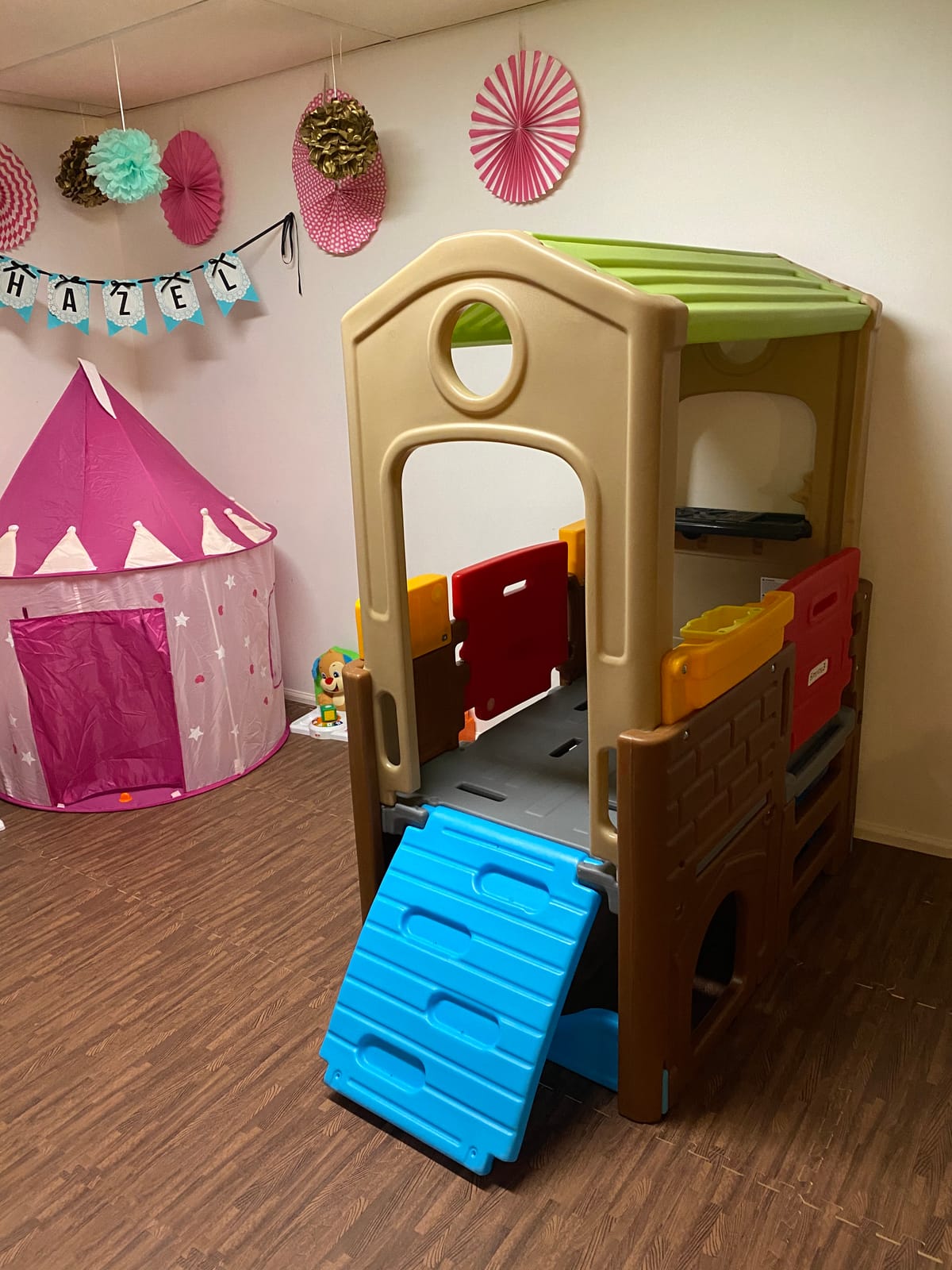 Simplay3 Young Explorers Discovery Playhouse - Indoor or Outdoor Clubhouse and Activity Playset for Toddlers and Kids, Made in USA customer photo 2