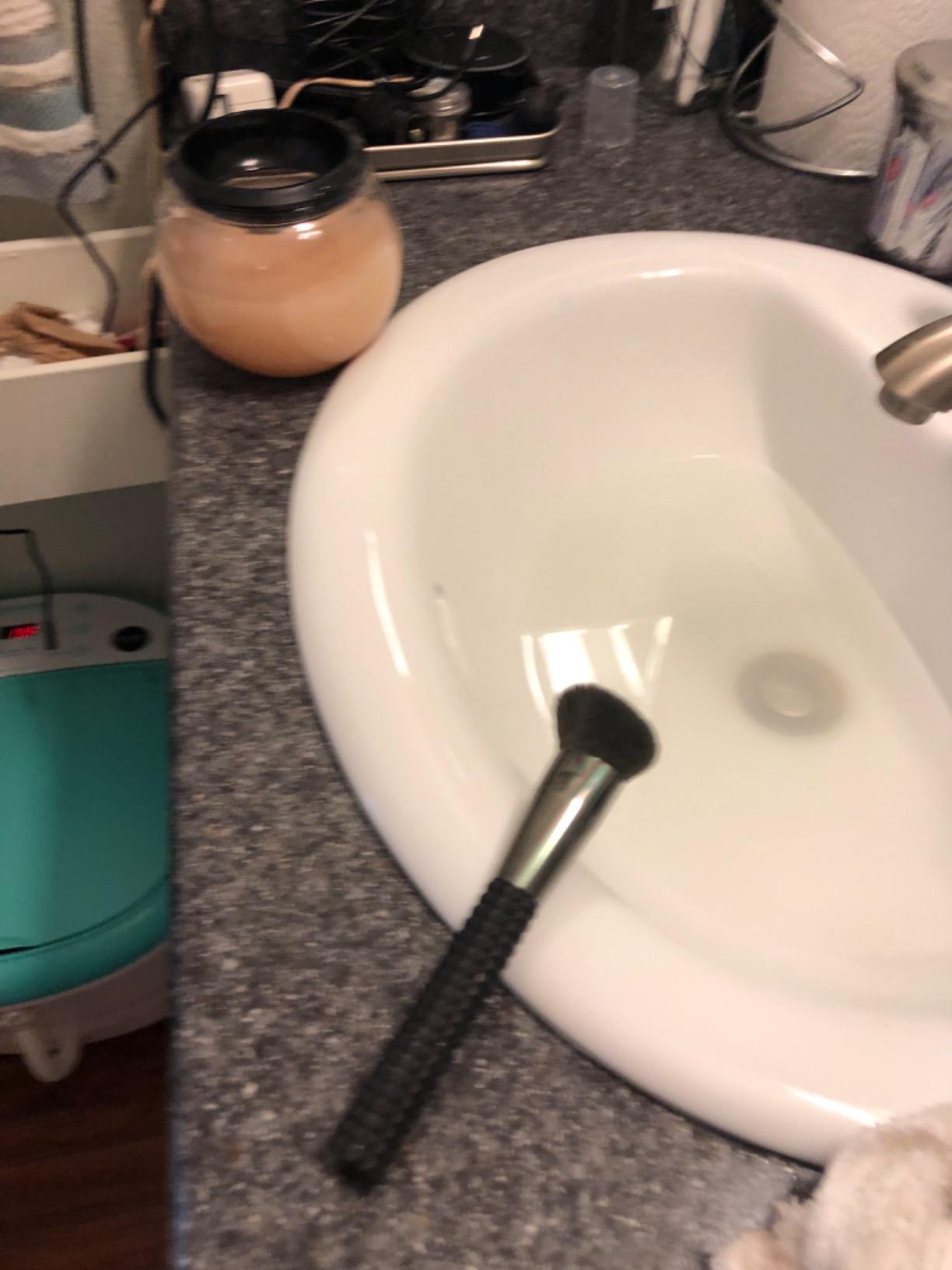 Luxe Electric Makeup Brush Cleaner, Pink, USB Charging Station, 3 Adjustable Speeds, Cleaner to Instantly Wash and Dry Your Makeup Brushes customer photo 1