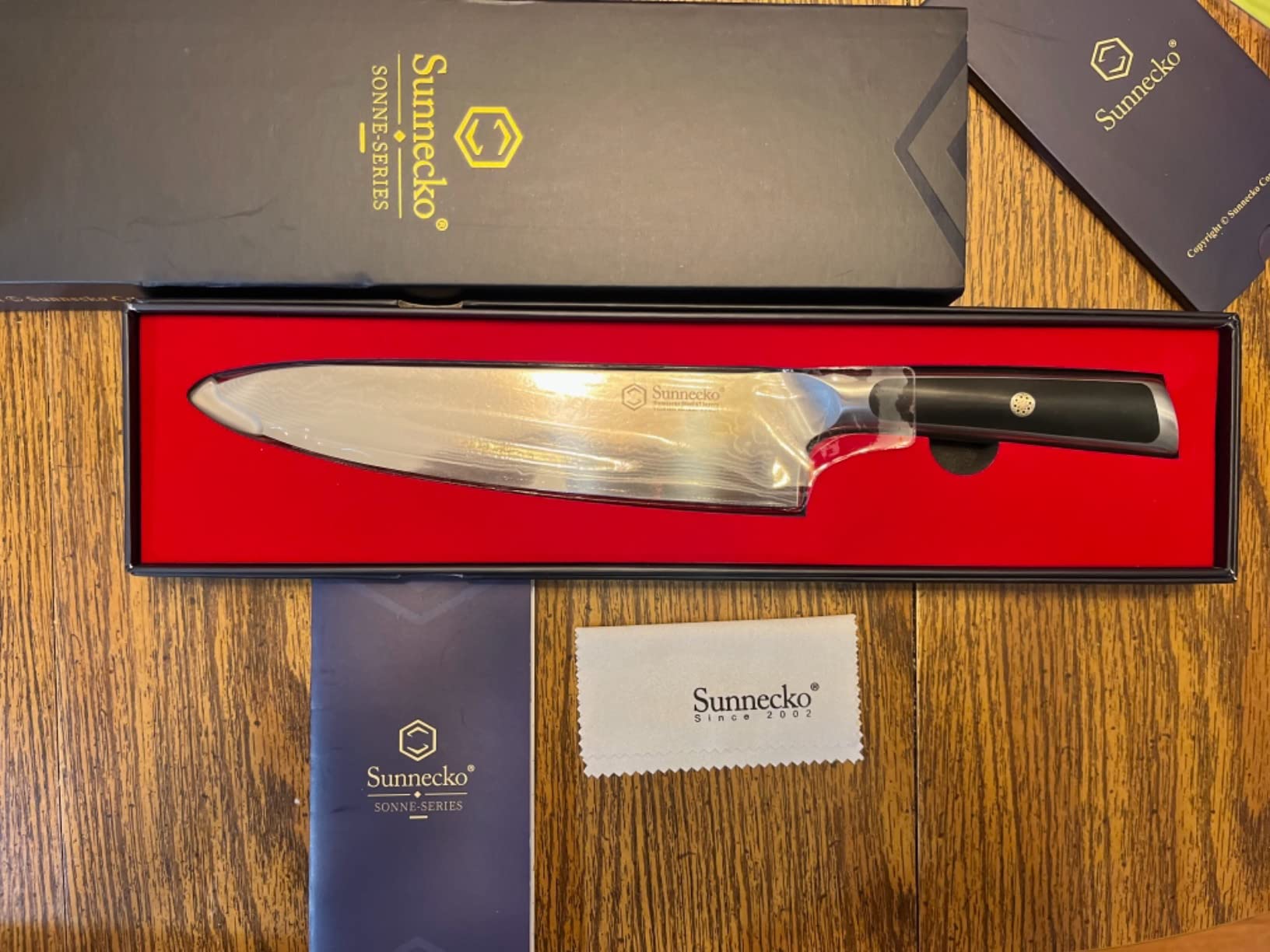Sunnecko 8 Inch Japanese Damascus Chef Knife - Ultra Sharp VG10 Steel customer photo 1