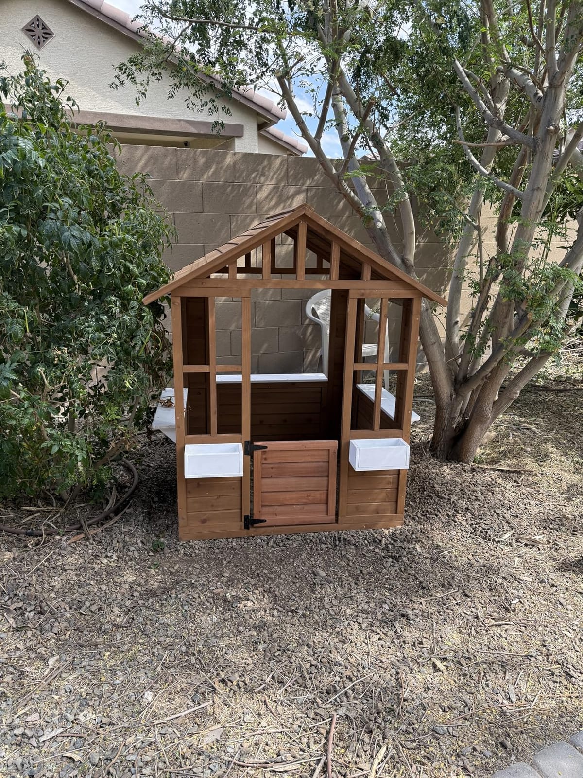 Outsunny Outdoor Playhouse Wooden Kids Playhouse with Working Door Brown customer photo 2