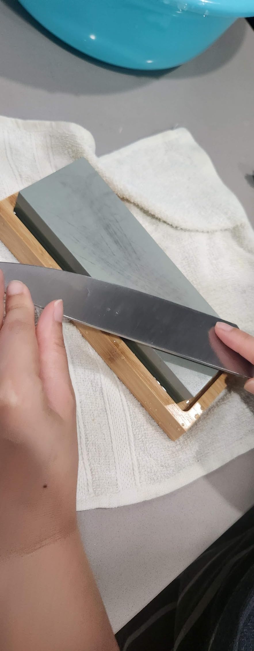 Wucgea Knife Sharpening Stone Kit - 400/1000 3000/8000 Grit Japanese Whetstone Set with Non-Slip Rubber Base, Angle Guide, Flattening Stone and Leather Strop customer photo 2