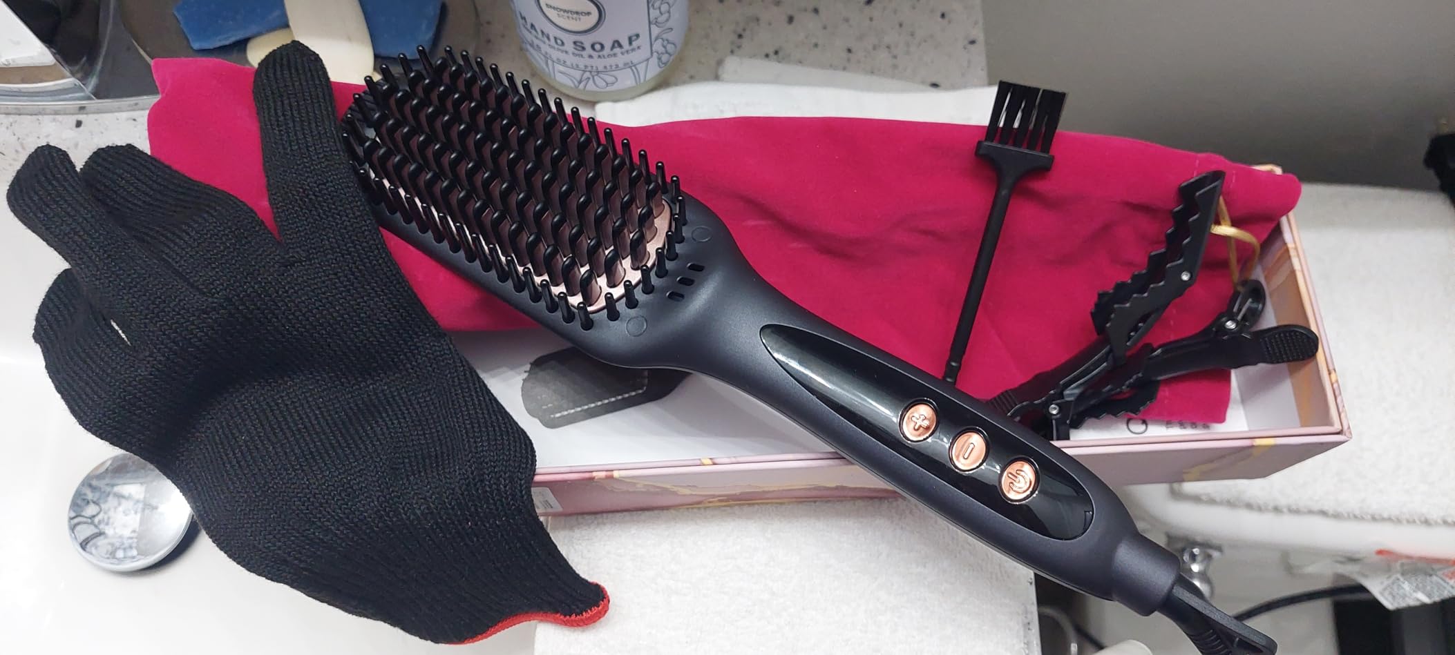 LANDOT Ionic Hair Straightening Brush - Straight & Shiny Home Salon Results customer photo 2