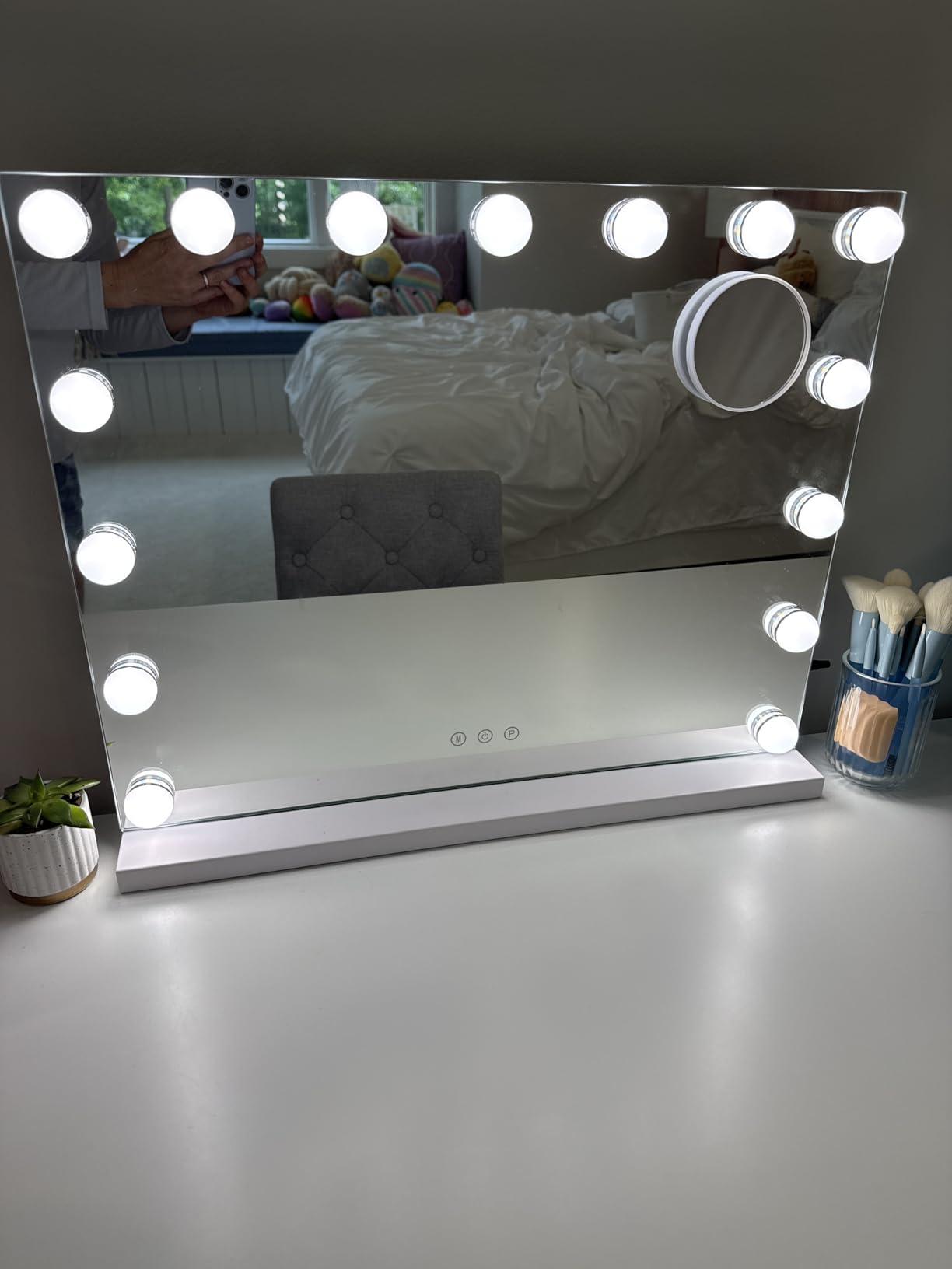 M MIVONDA Hollywood Vanity Vanity, Makeup Mirror with 18 Dimmable LED Bulbs customer photo 1