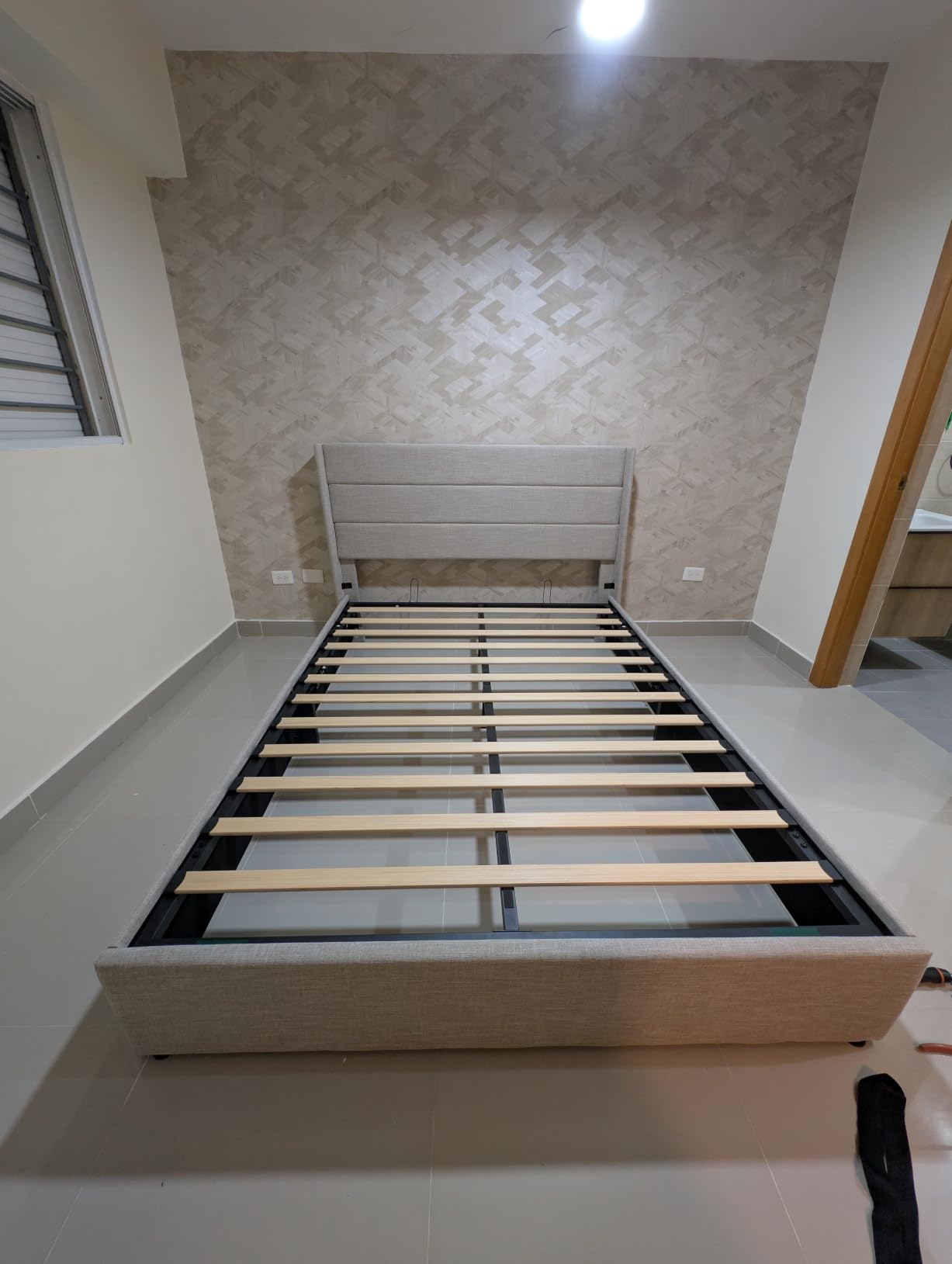 Allewie Full Size Lift Up Hydraulic Storage Bed Frame Light Beige customer photo 2