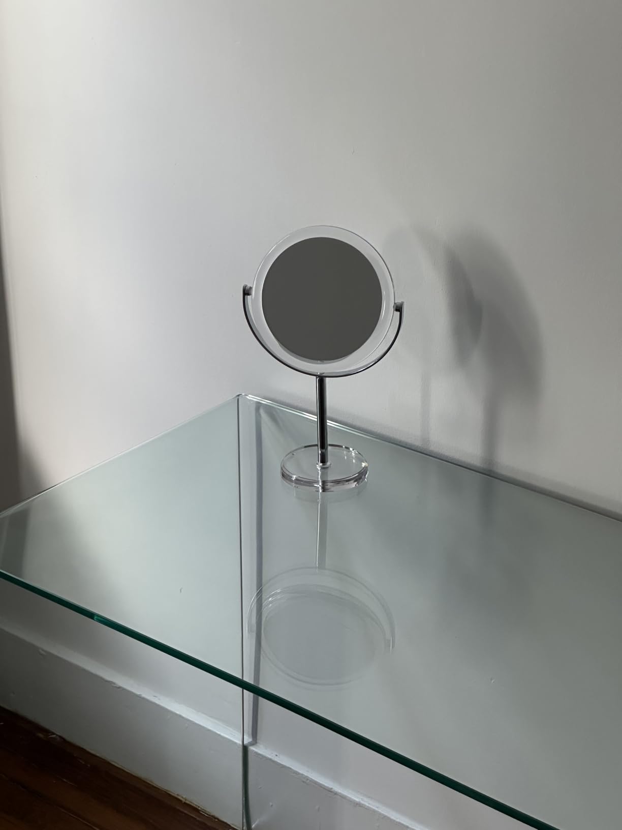 MIYADIVA 20X Magnifying Makeup Mirror,Double Sided 1X & 20X Magnifying Mirror with Stand,Tabletop Magnified Vanity Mirror with 360°Rotation for Bathroom or Bedroom 7.8 Inch customer photo 2