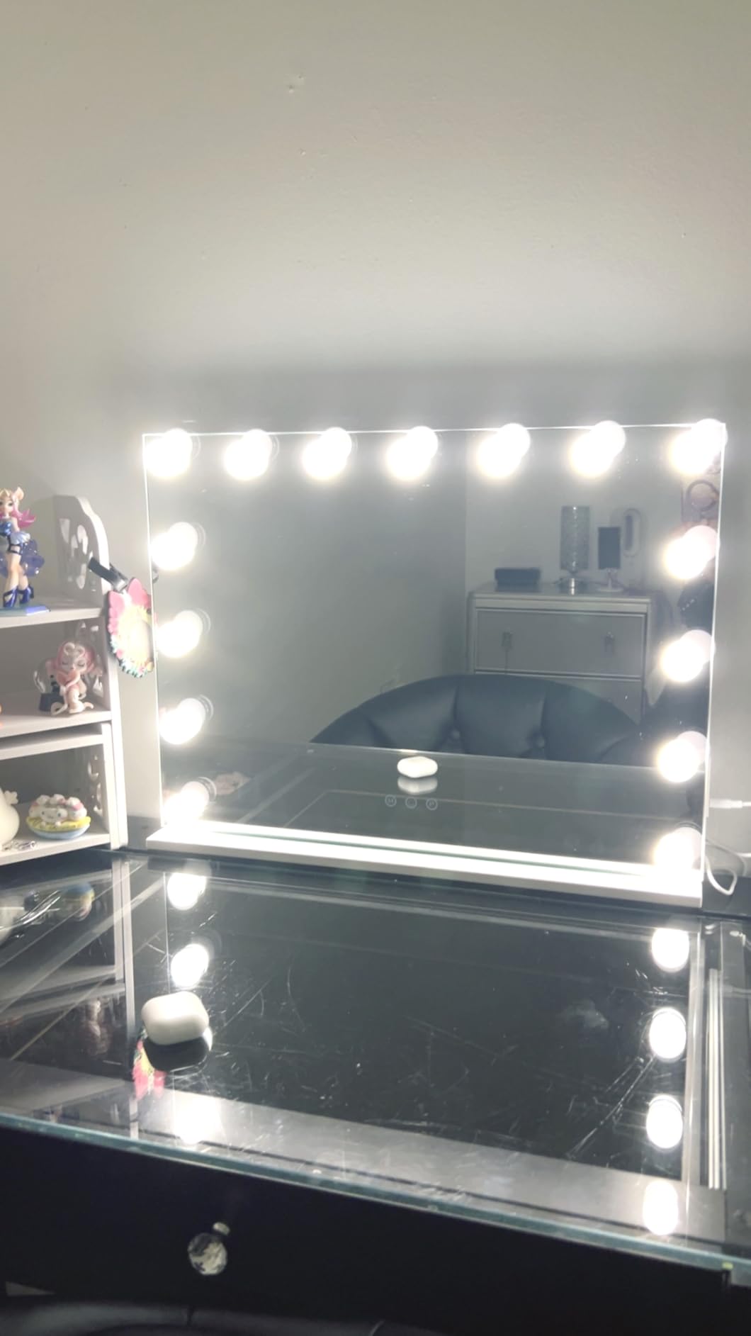 Ratsamee Hollywood Vanity Mirror with Lights, 18 Dimmable Bulbs, 3 Color Lights,Make Up Lighted Mirror, Aluminum Metal Frame, USB Charging Port（32