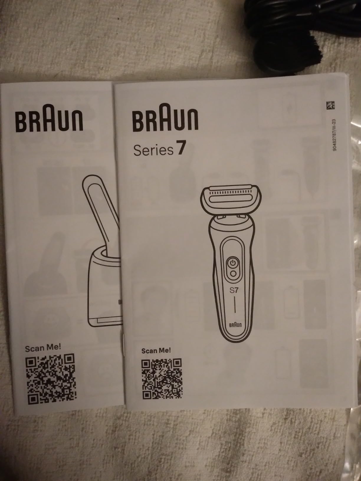 Braun Series 7 7032cs Flex Electric Razor for Men, Wet & Dry, Electric Razor, Rechargeable, Cordless Foil Shaver with Beard Trimmer and Charging Stand, Silver customer photo 2