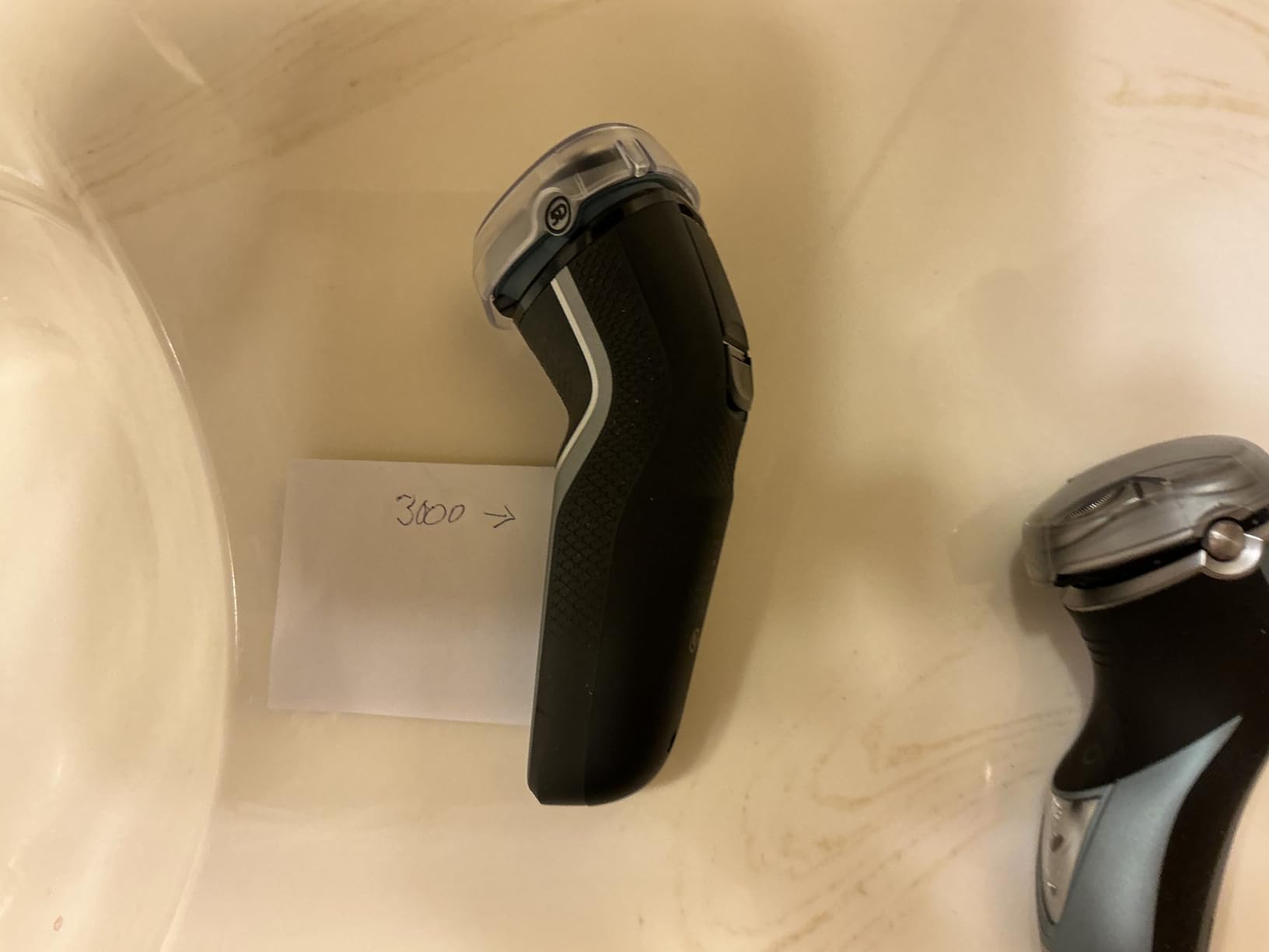 Philips Norelco 3900 Electric Shaver, Storm Blue customer photo 2