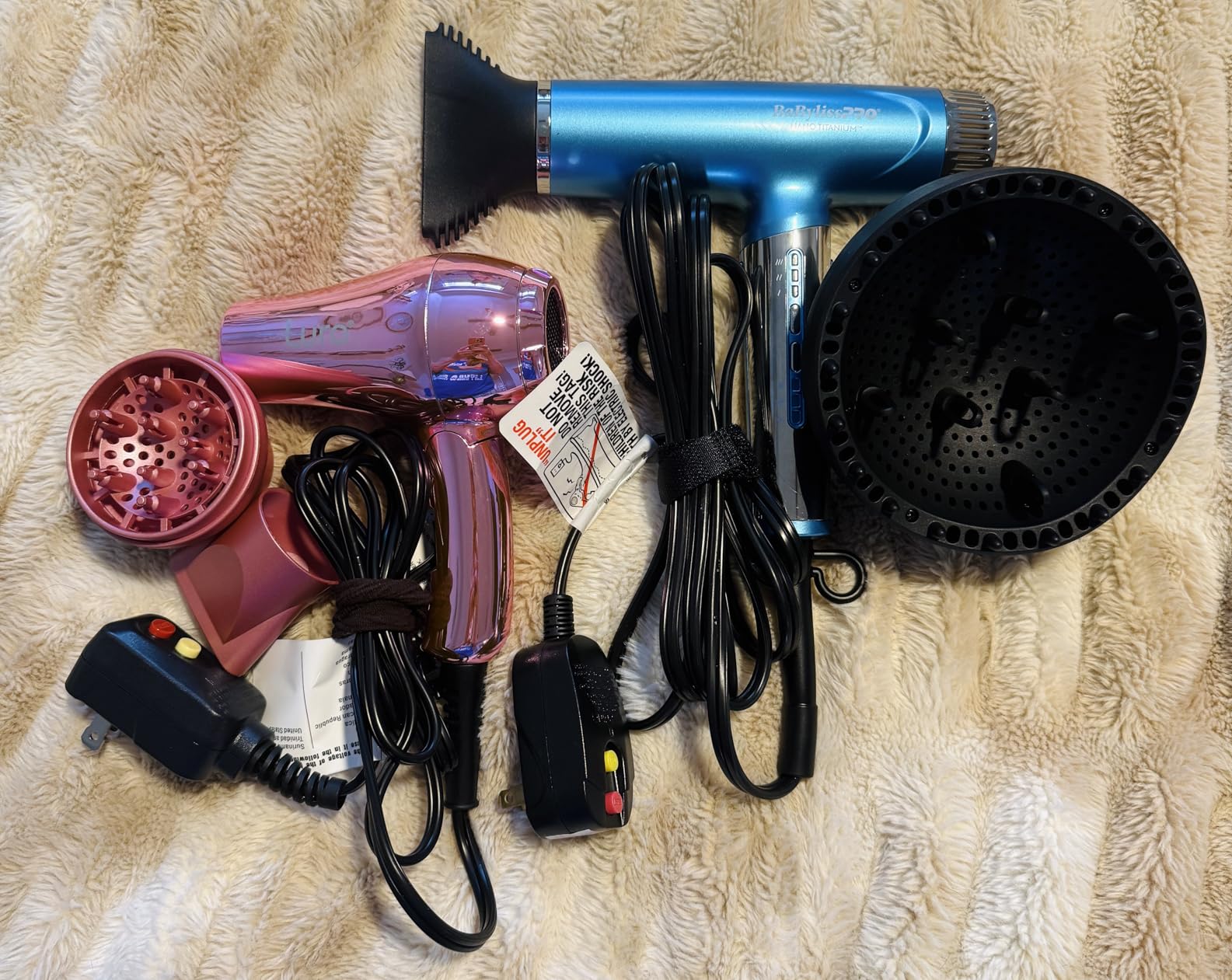 LURA Mini Portable Travel Hair Dryer:Dual Voltage Small Lightweight Blow Dryer with EU Plug,1200W Compact Hairdryer with Folding Handle,with Concentrator&Diffuser Attachment,for Women and Men(Red) customer photo 2