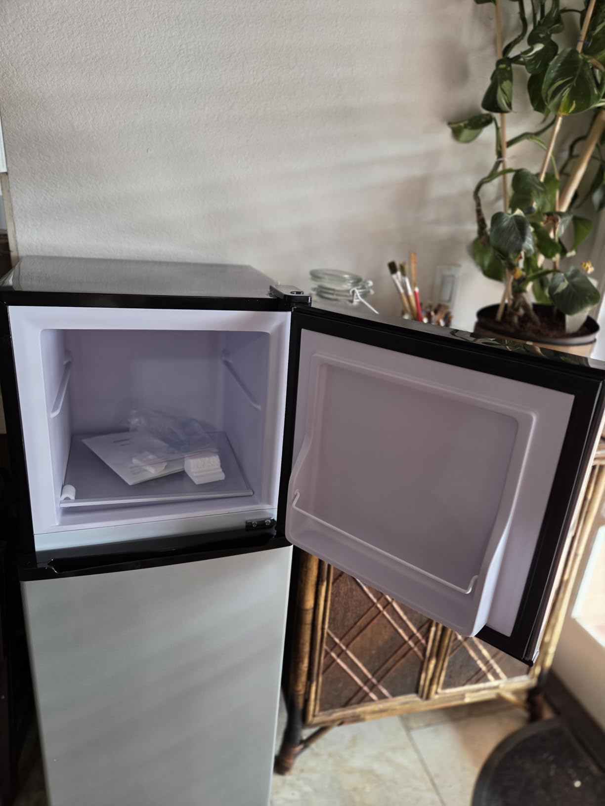 5.0 Cu.Ft Small Refrigerator with Freezer Double Door Mini Fridge Top Freezer Adjustable Temperature for Dorm Office Apartment Black customer photo 2