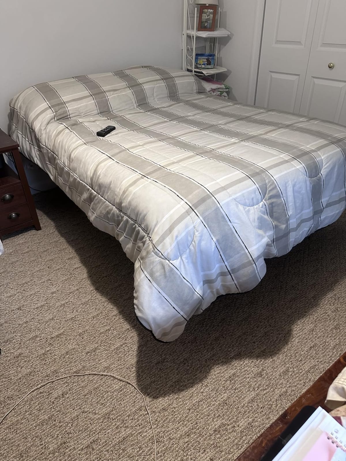 Tami Tami T450 Adjustable Bed Frame Split King (Sync Control as King) with Remote, Adjustable Base with Head&Foot Incline, Zero Gravity, Nightlight, Quiet Motor, Height-Adjustable Legs, Easy Assembly customer photo 1
