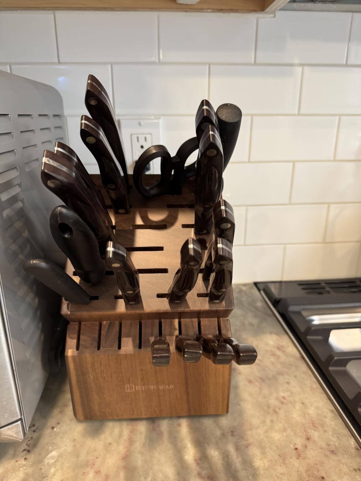 KITCHENDAO 25 Slot Acacia Wood Knife Block without Knives, Large Universal Knife Holder for Kitchen, Holding Multiple Types of Knives, Countertop Butcher Block Knife Stand for Easy Kitchen Storage customer photo 1