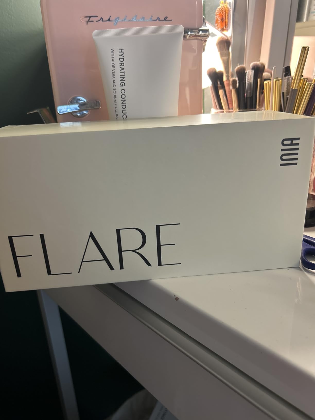 INIA FLARE 3-in-1 Microcurrent Facial Device Red Light Therapy for Face customer photo 2